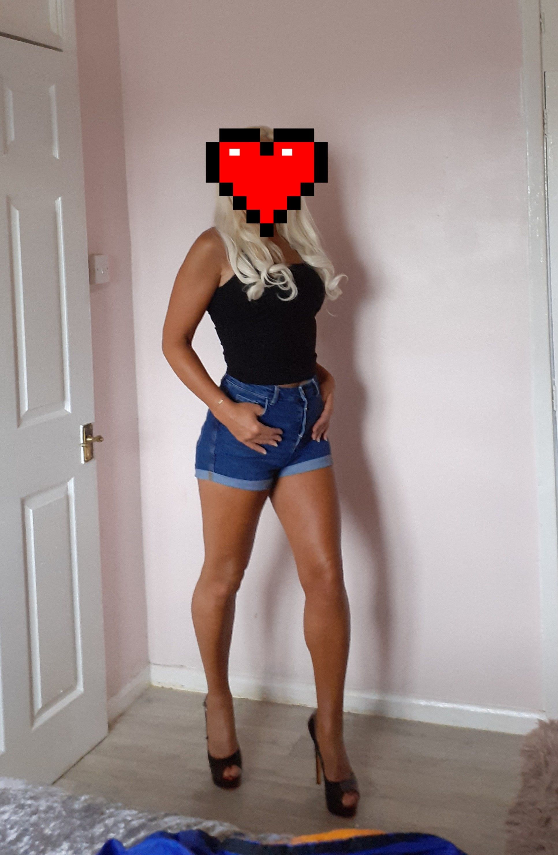 https://cdn.adultwork.com/gallery/G12/8740293.jpg