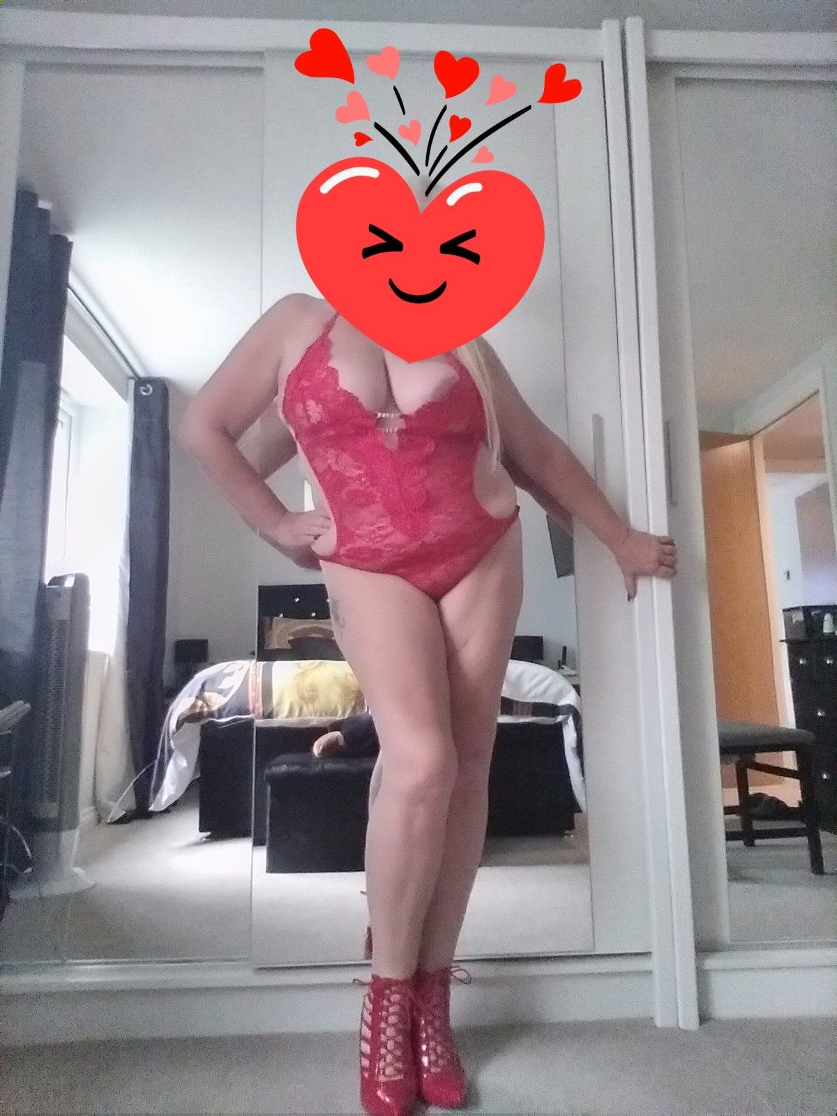 https://cdn.adultwork.com/gallery/G12/8740928.jpg