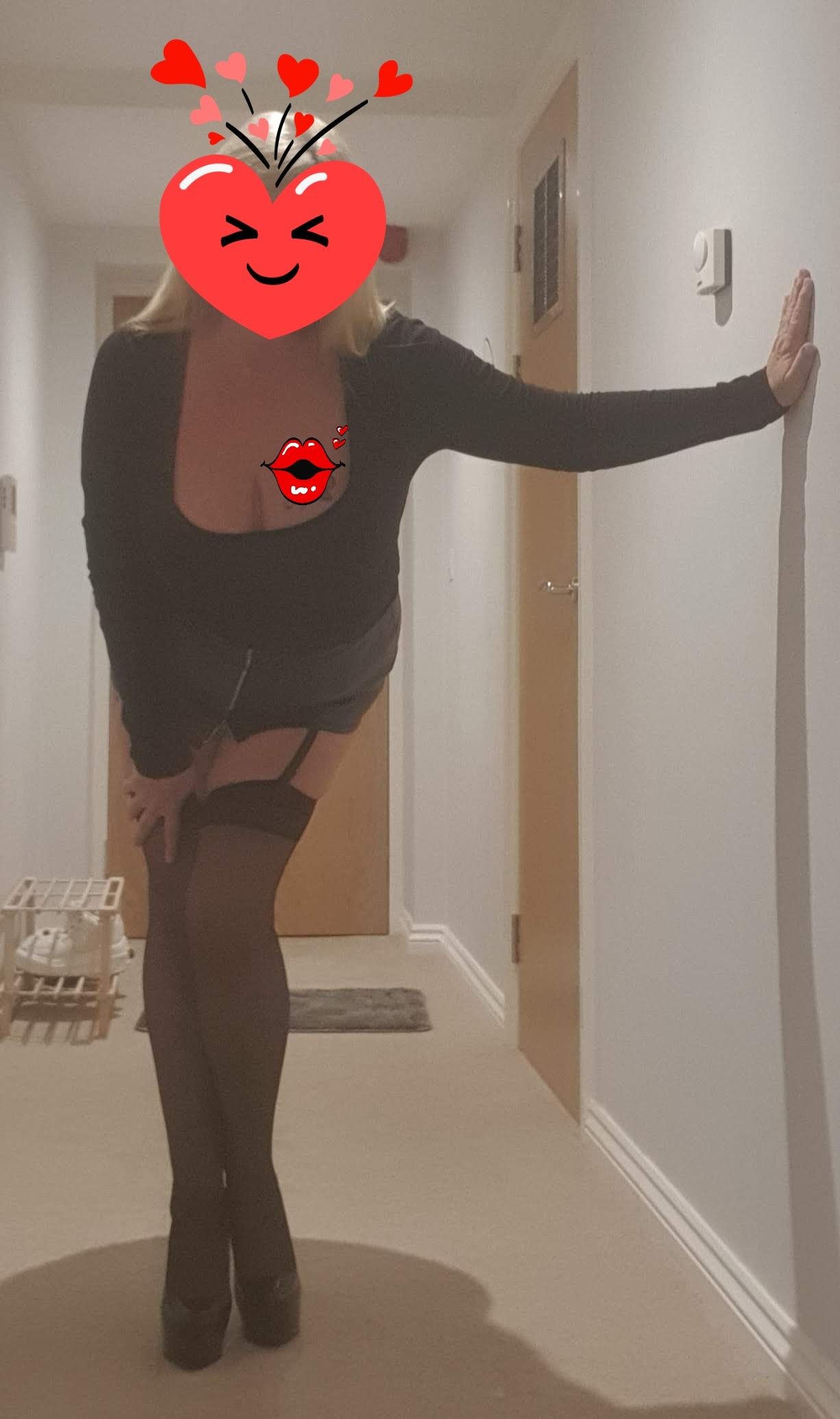 https://cdn.adultwork.com/gallery/G12/8740938.jpg