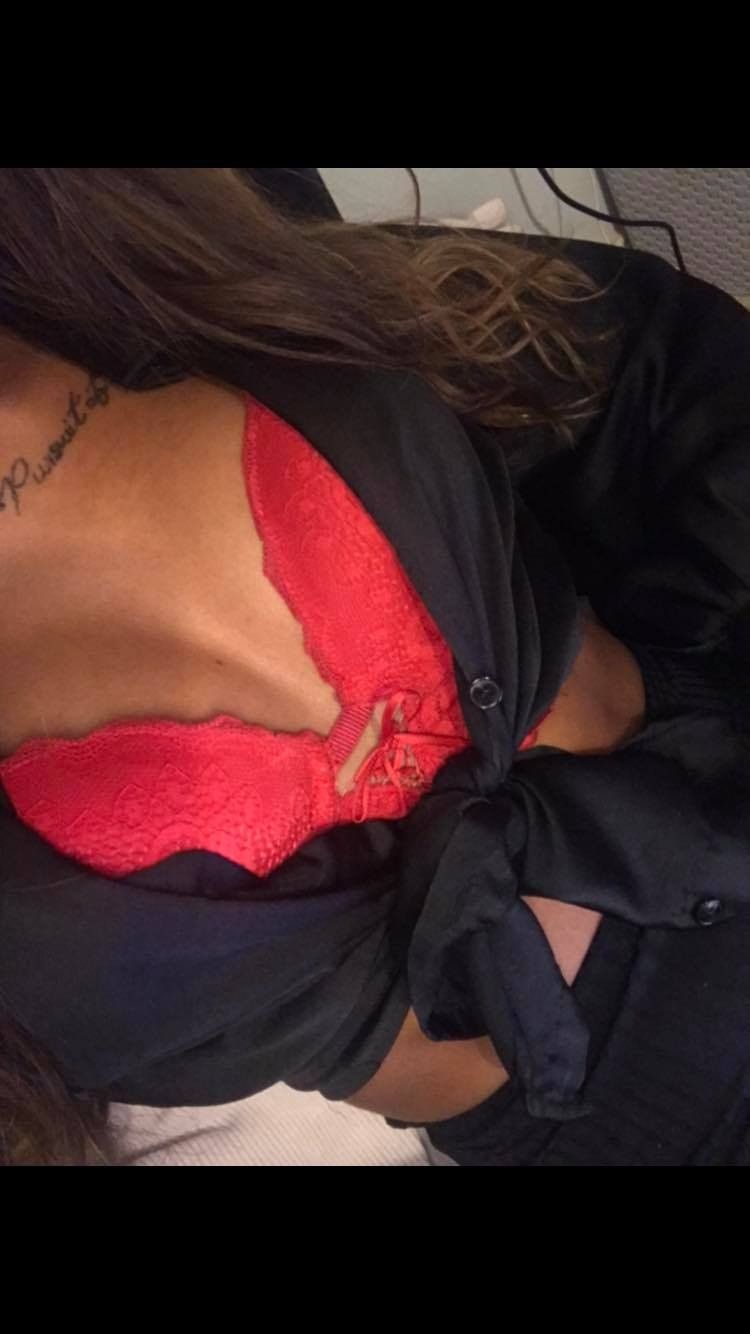 https://cdn.adultwork.com/gallery/G12/8741915.jpg