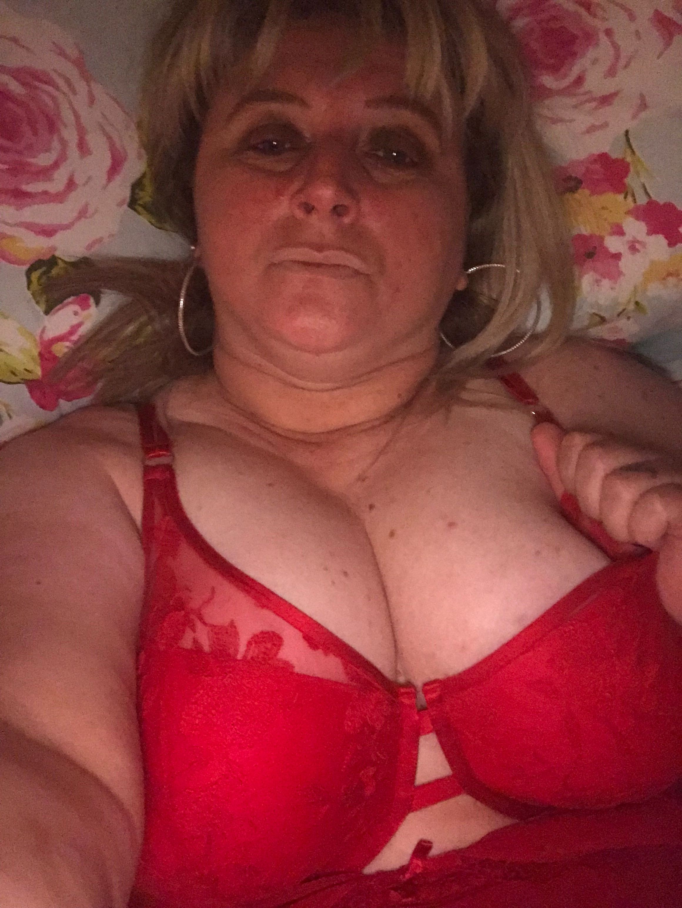 https://cdn.adultwork.com/gallery/G12/8742481.jpg