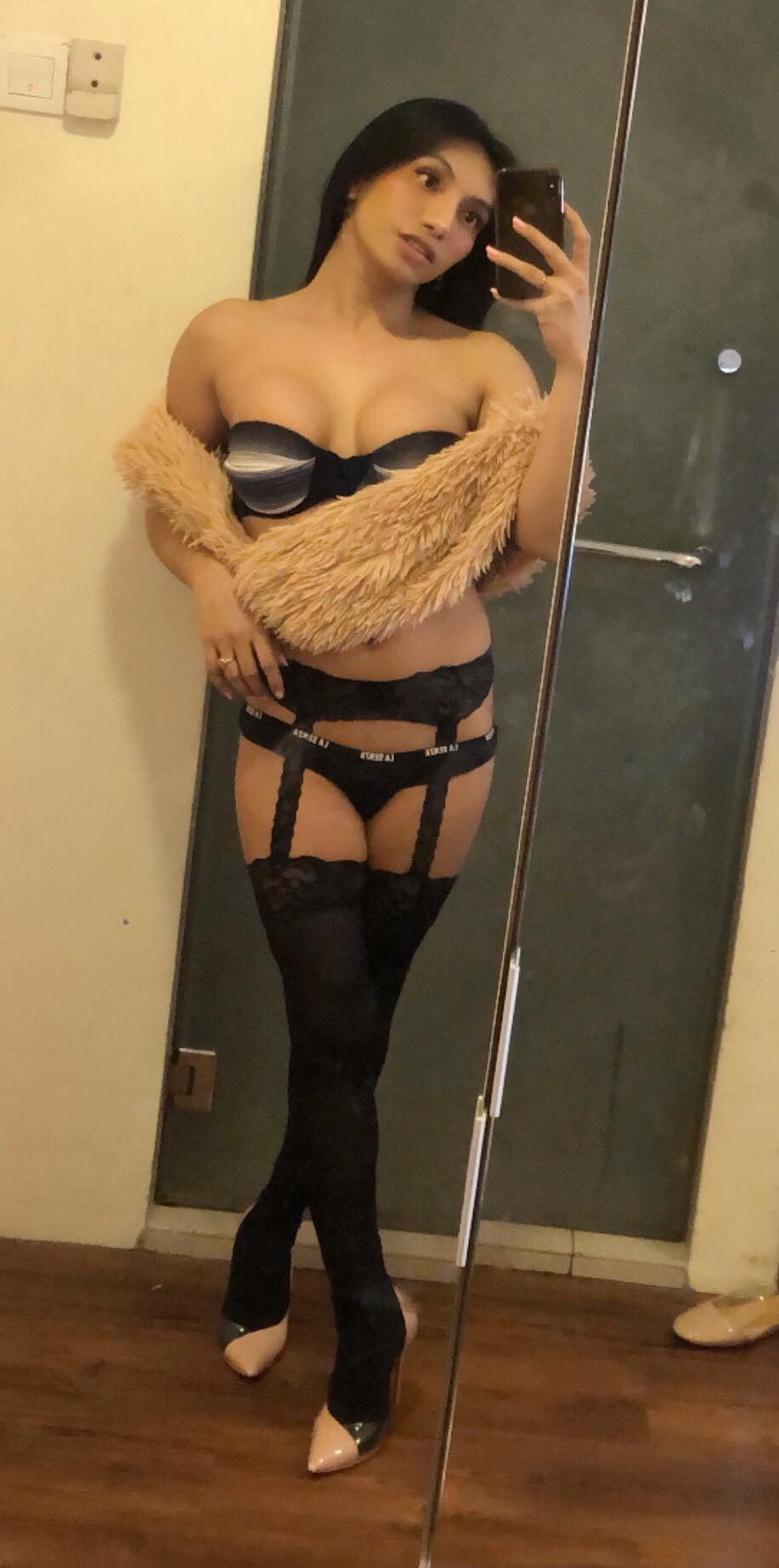 https://cdn.adultwork.com/gallery/G12/8742731.jpg