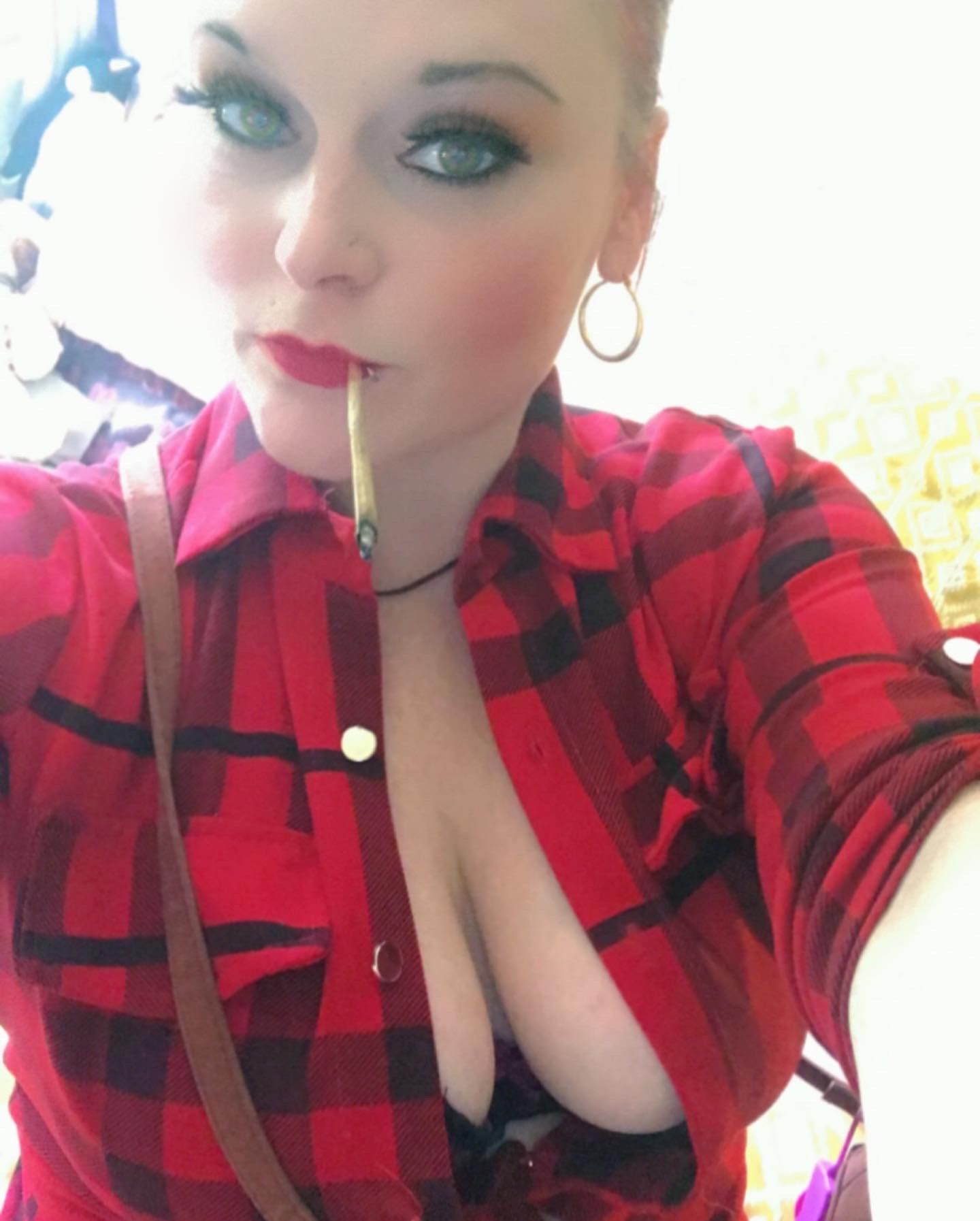 https://cdn.adultwork.com/gallery/G12/8744279.jpg