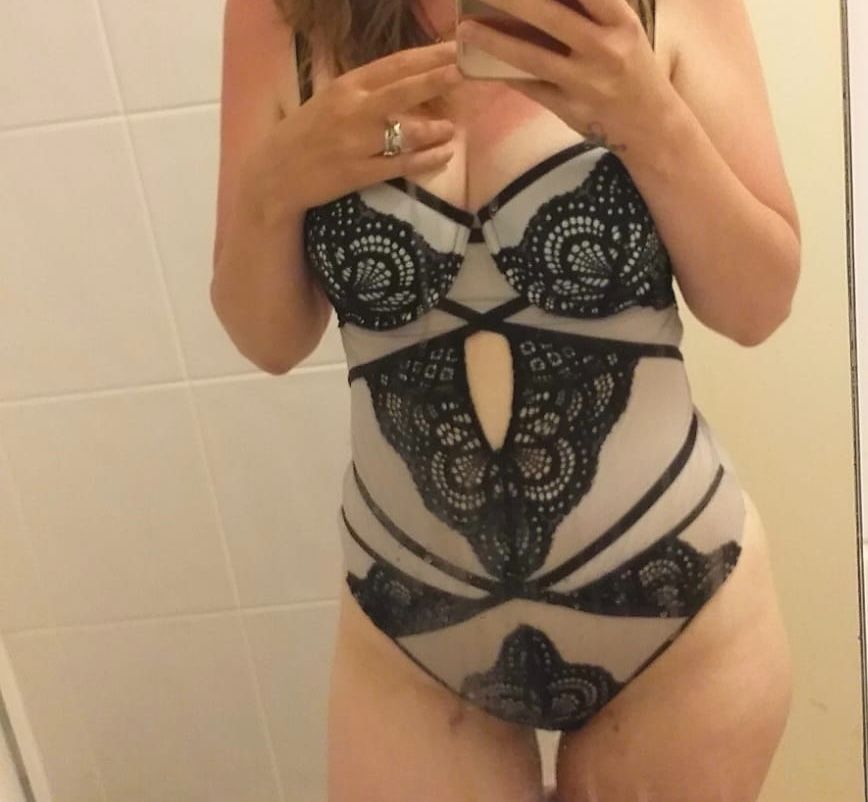 https://cdn.adultwork.com/gallery/G12/8744544.jpg