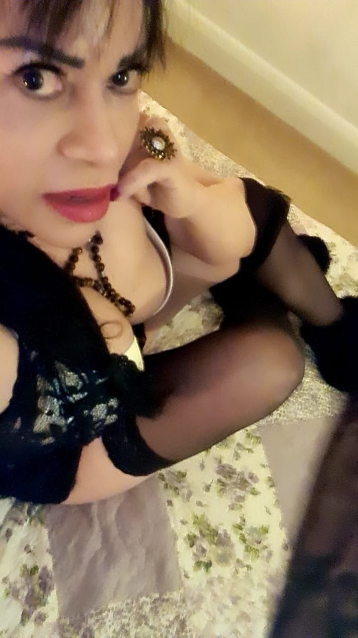 https://cdn.adultwork.com/gallery/G12/8746513.jpg