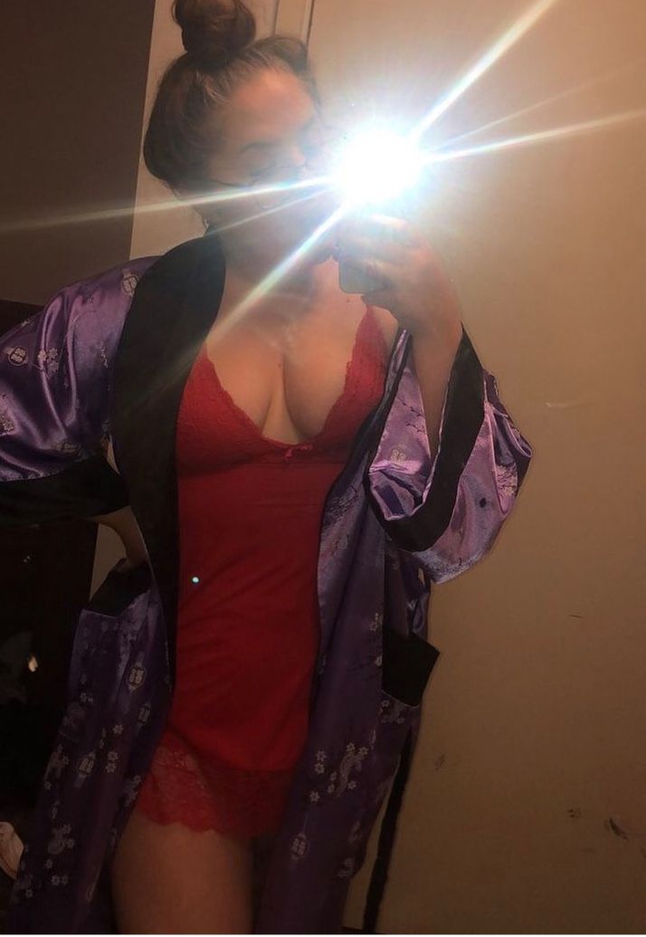 https://cdn.adultwork.com/gallery/G12/8747180.jpg