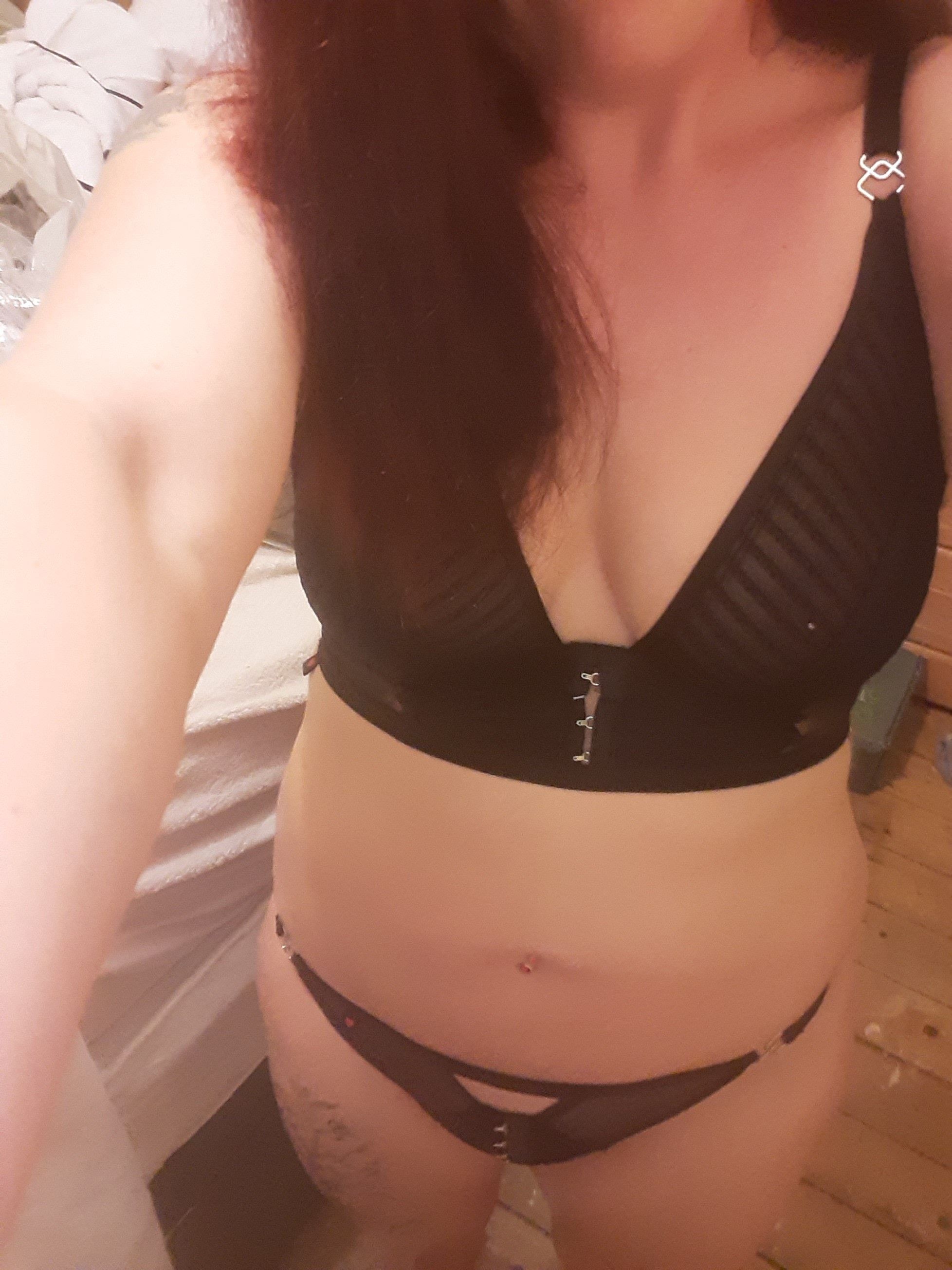 https://cdn.adultwork.com/gallery/G12/8747759.jpg