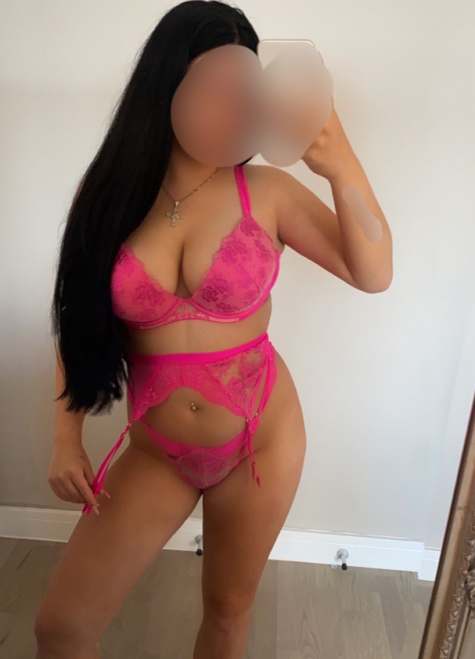 https://cdn.adultwork.com/gallery/G12/8747894.jpg