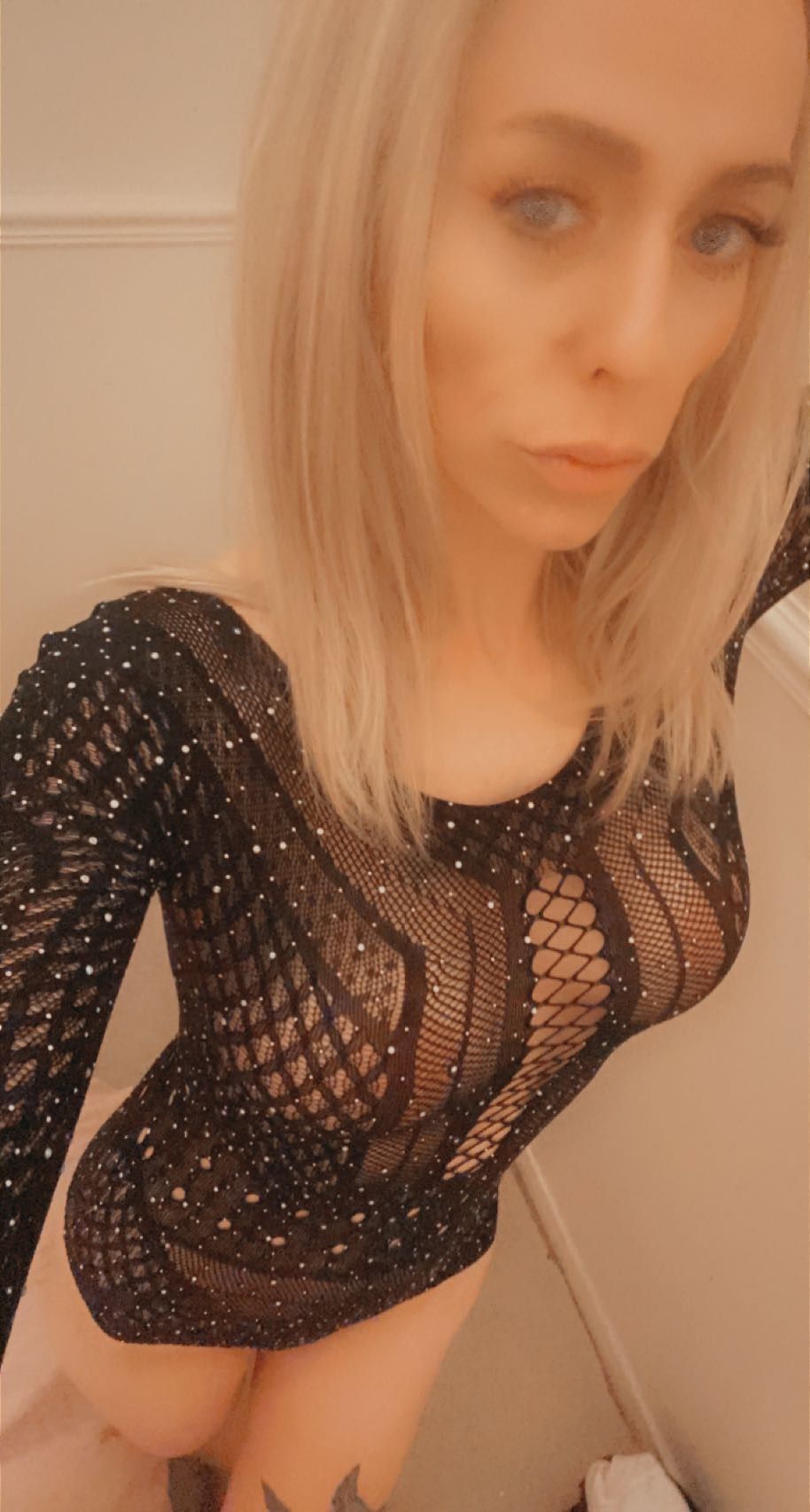 https://cdn.adultwork.com/gallery/G12/8750037.jpg