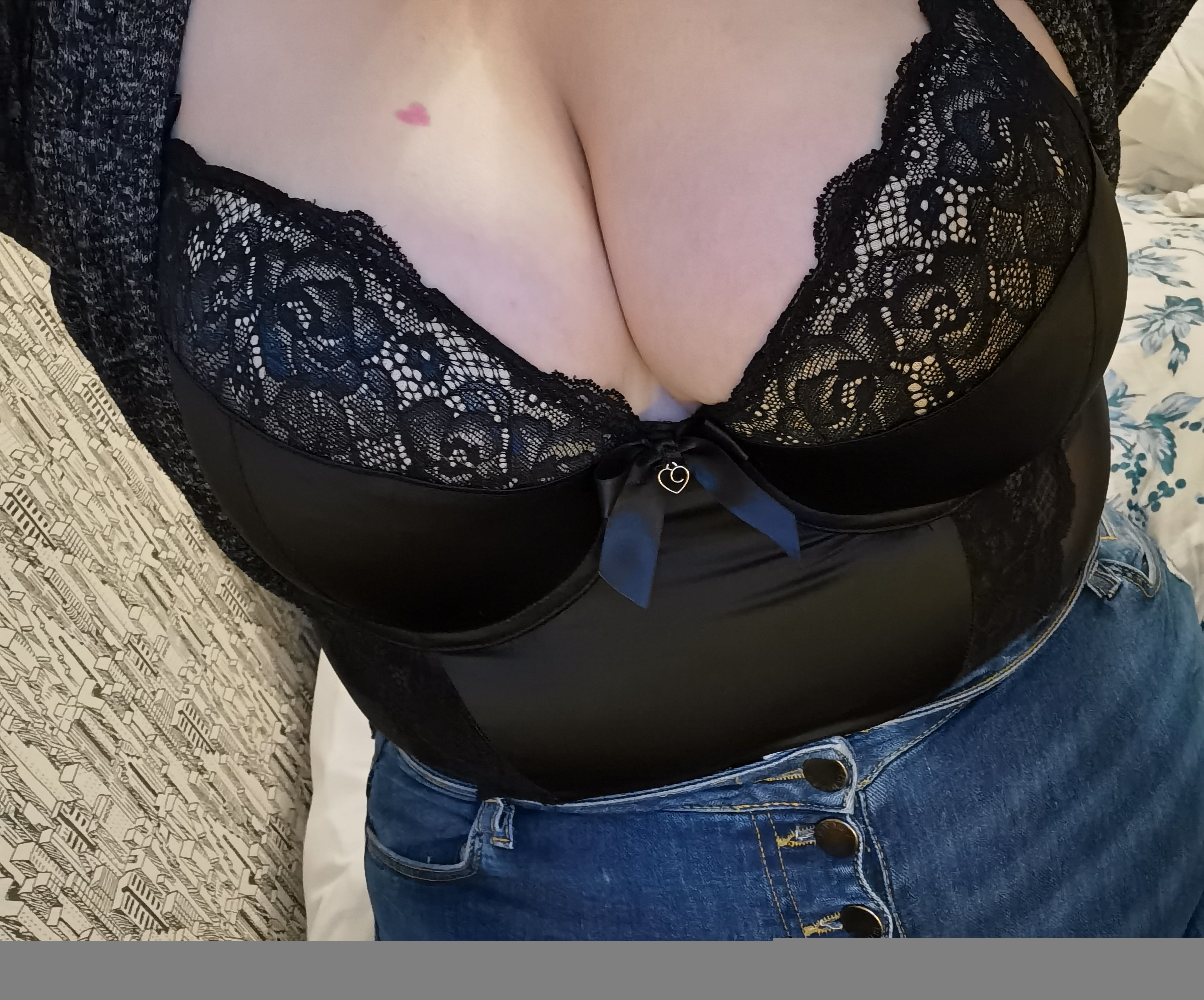 https://cdn.adultwork.com/gallery/G12/8750765.jpg