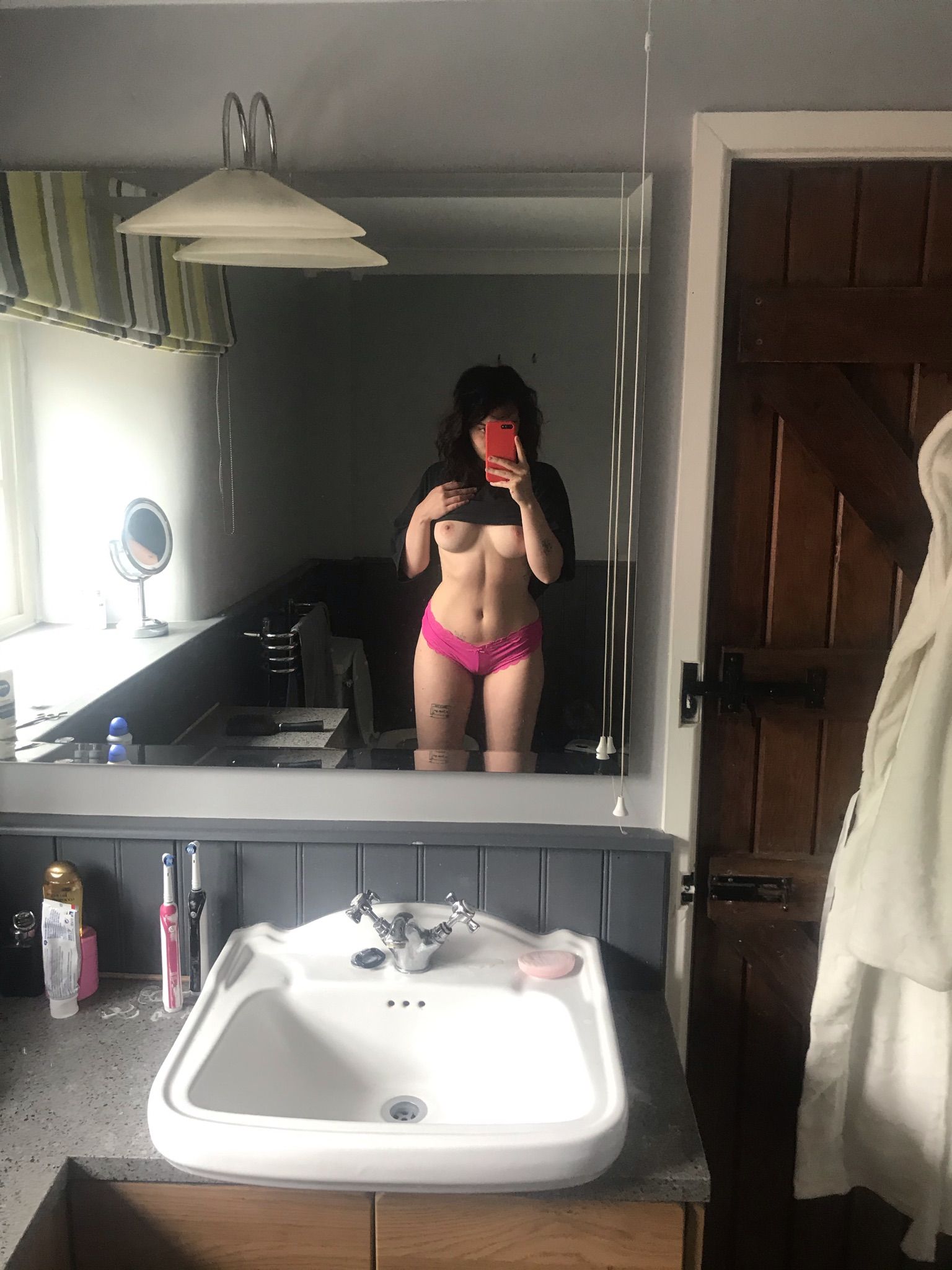 https://cdn.adultwork.com/gallery/G12/8750840.jpg