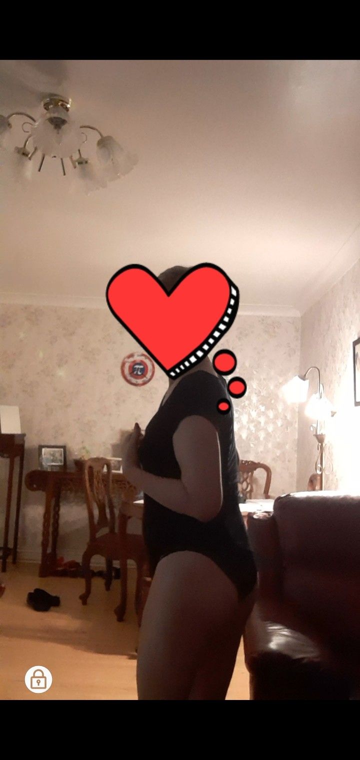 https://cdn.adultwork.com/gallery/G12/8755573.jpg