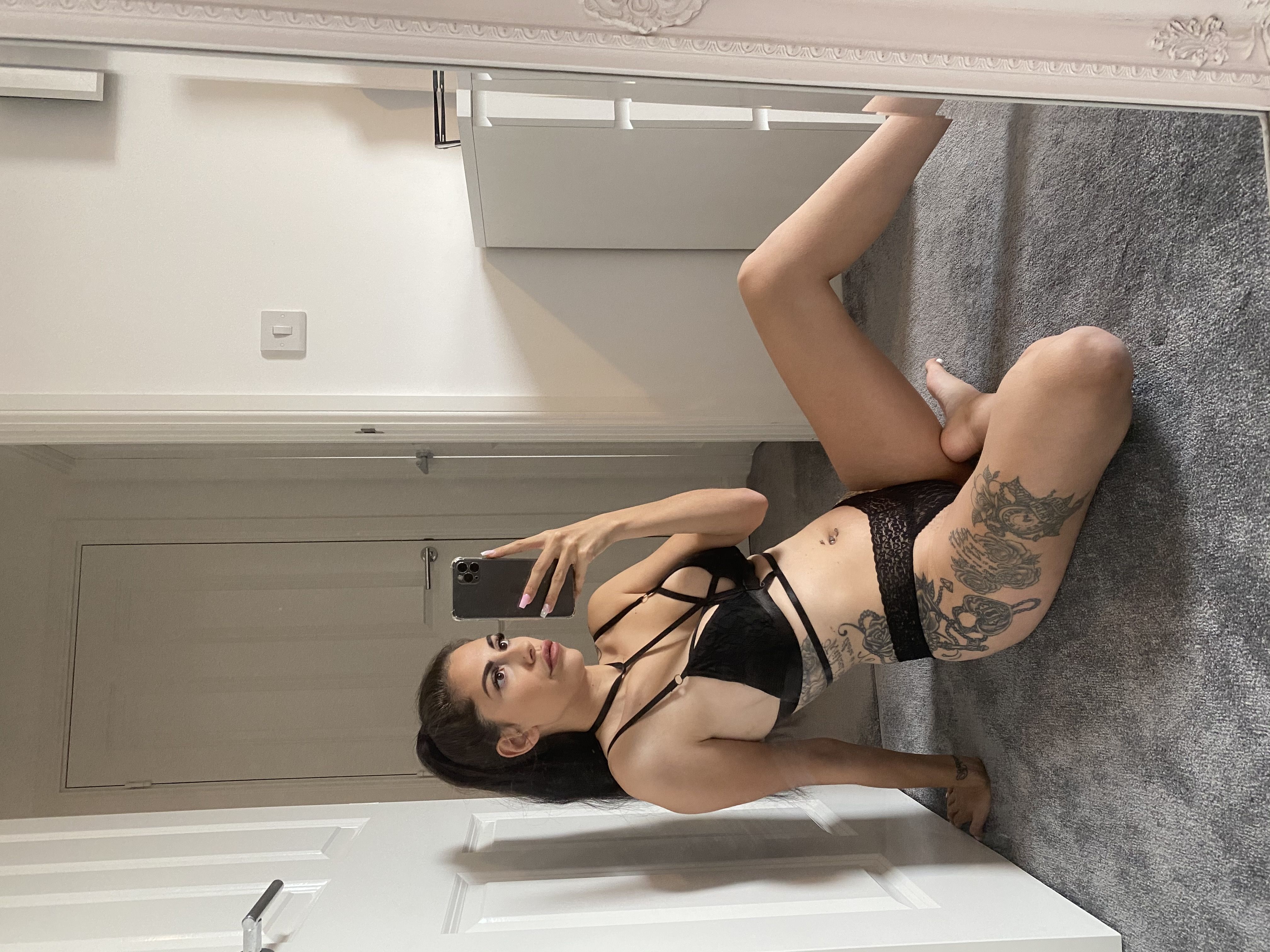 https://cdn.adultwork.com/gallery/G12/8756408.jpg