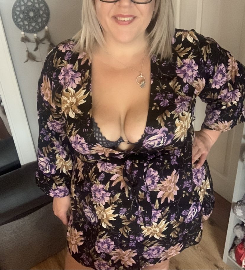 https://cdn.adultwork.com/gallery/G12/8756985.jpg