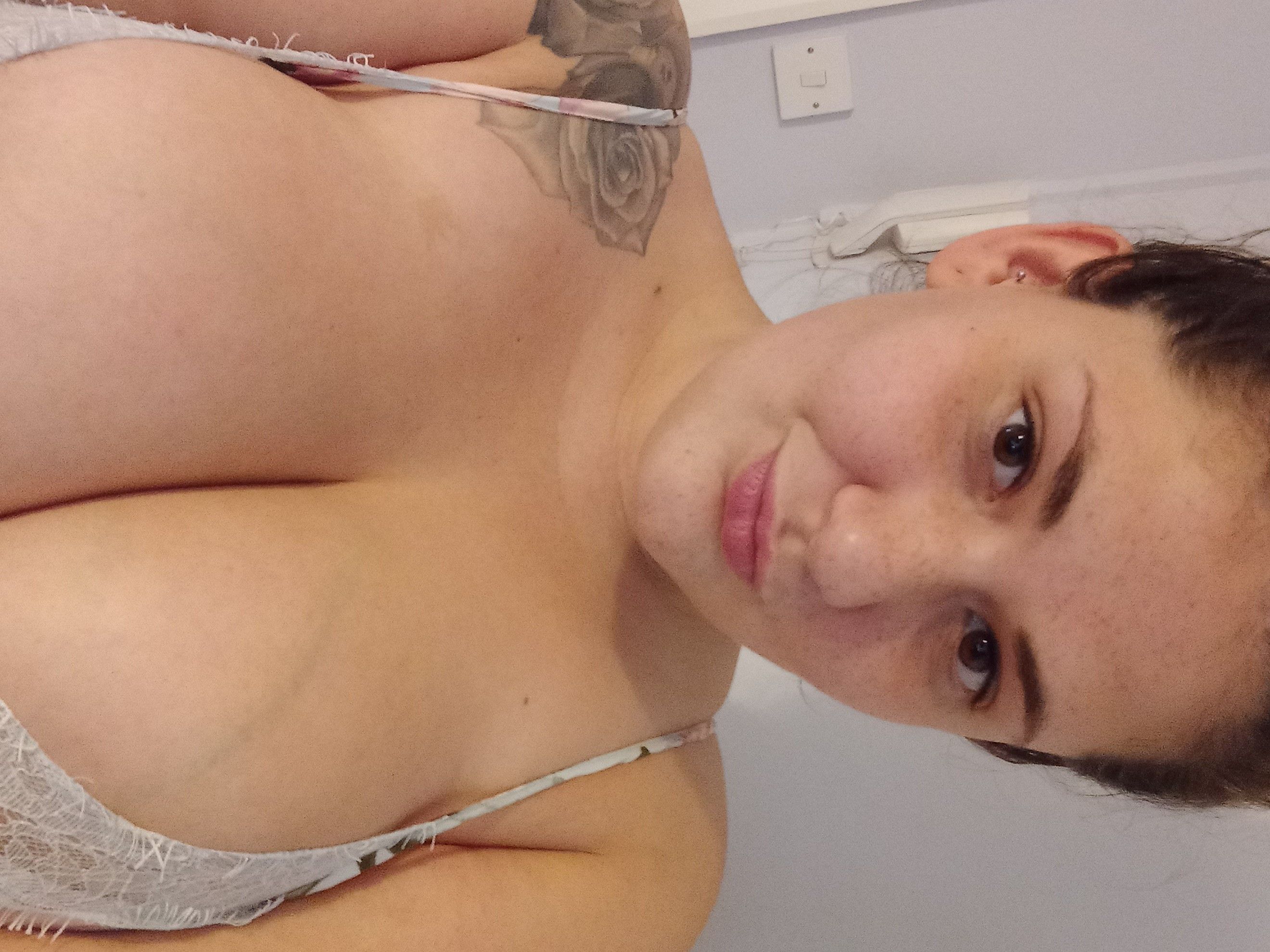 https://cdn.adultwork.com/gallery/G12/8757083.jpg