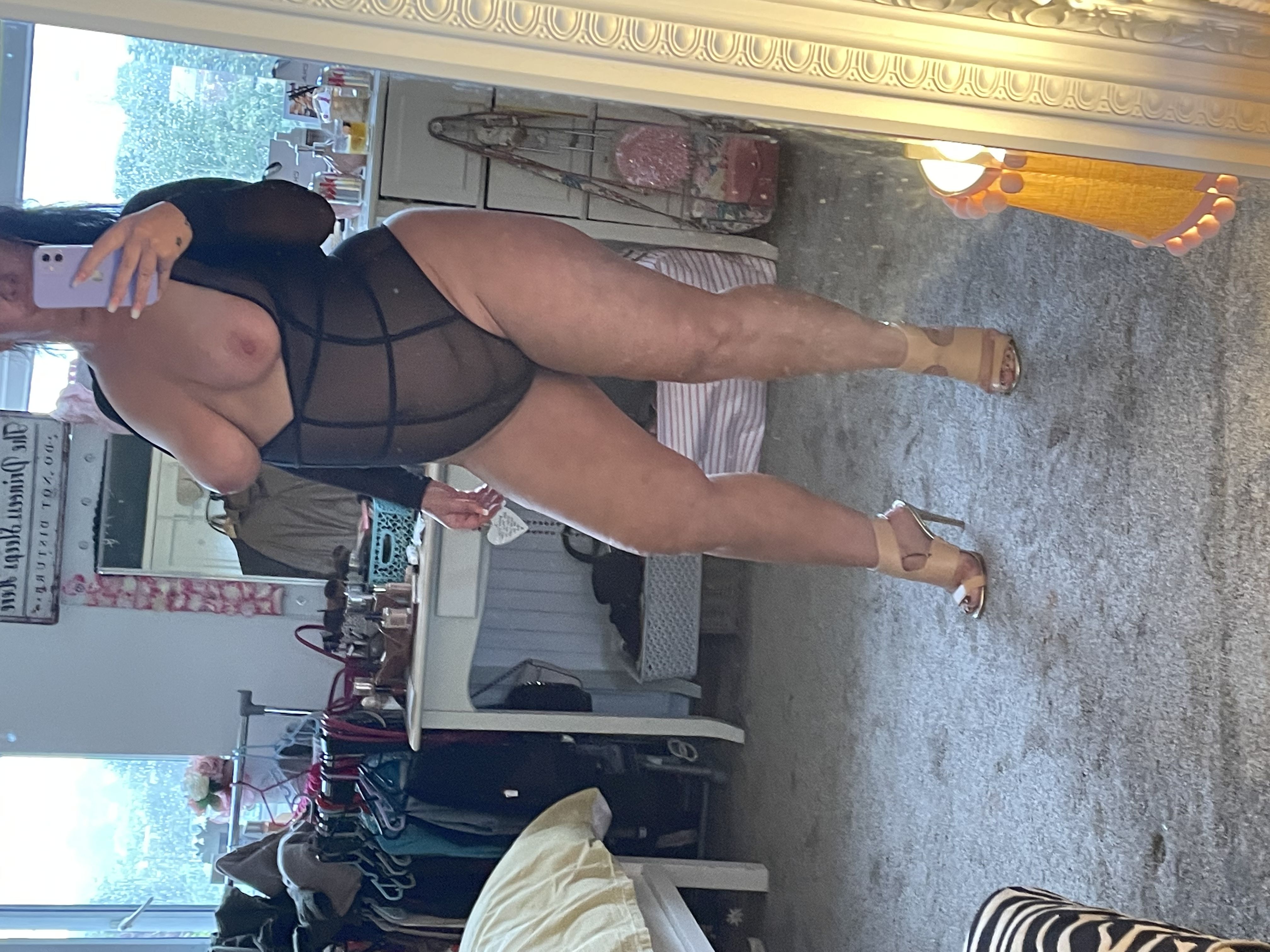 https://cdn.adultwork.com/gallery/G12/8757463.jpg