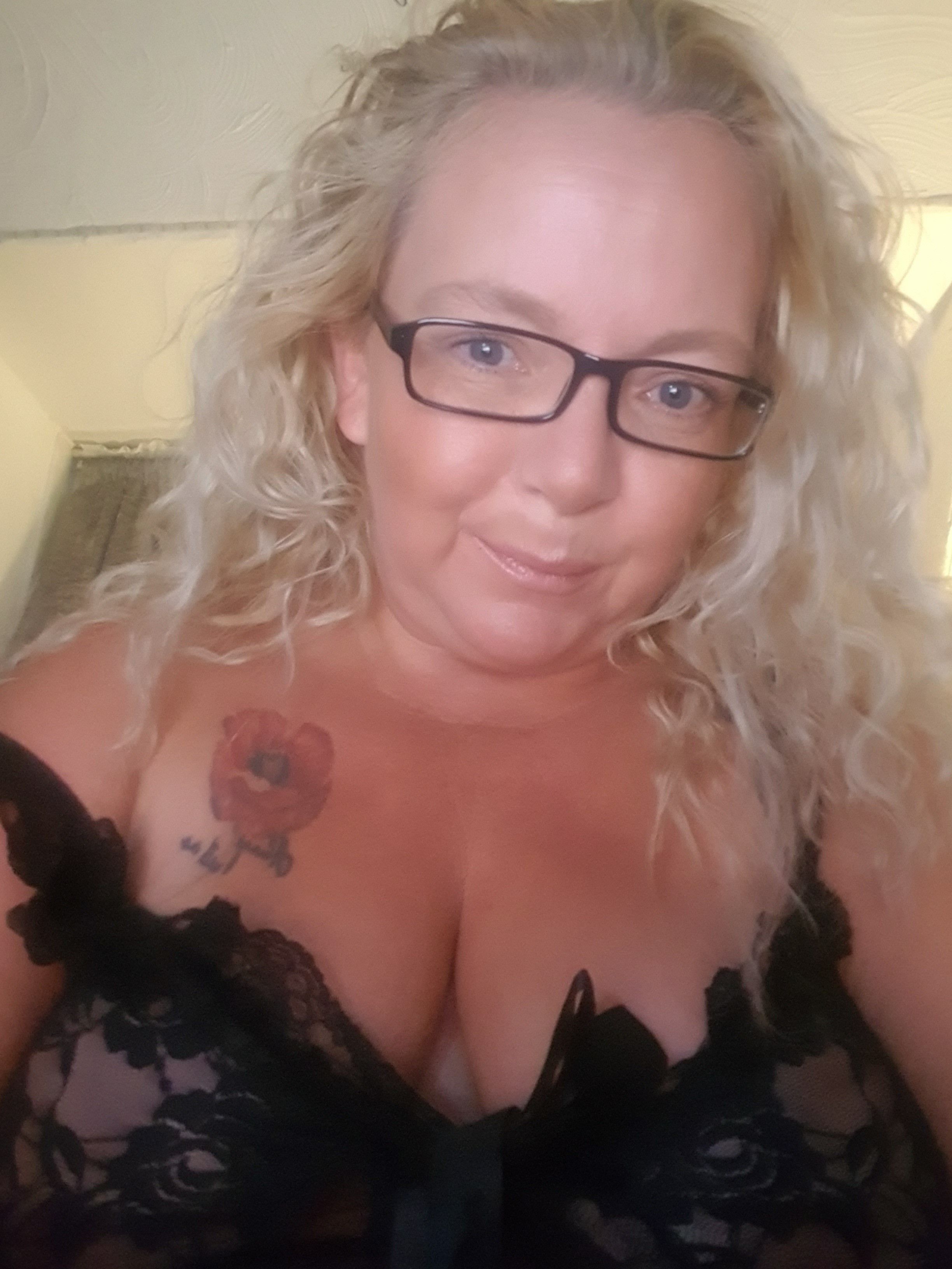 https://cdn.adultwork.com/gallery/G12/8757756.jpg