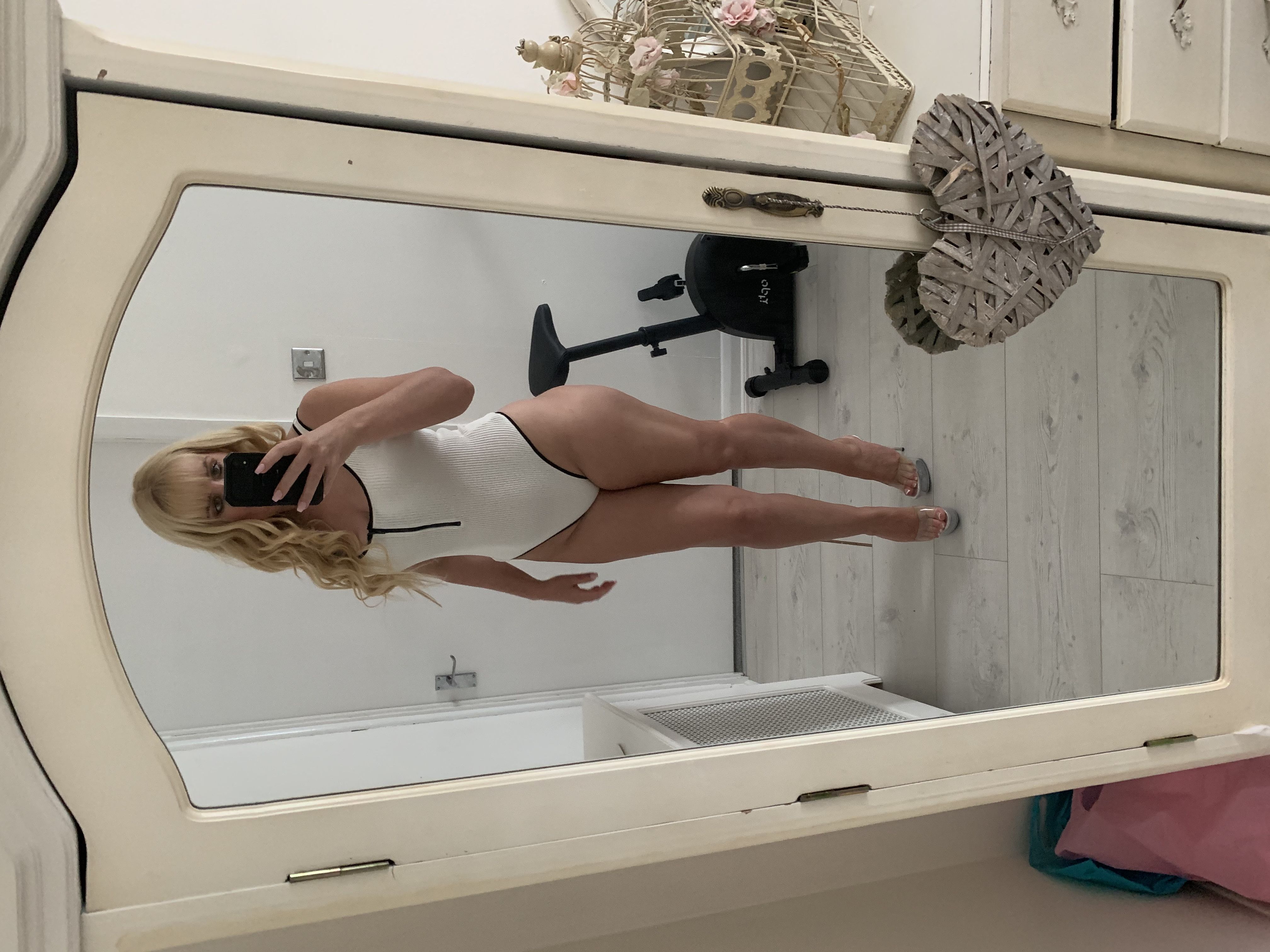 https://cdn.adultwork.com/gallery/G12/8759552.jpg