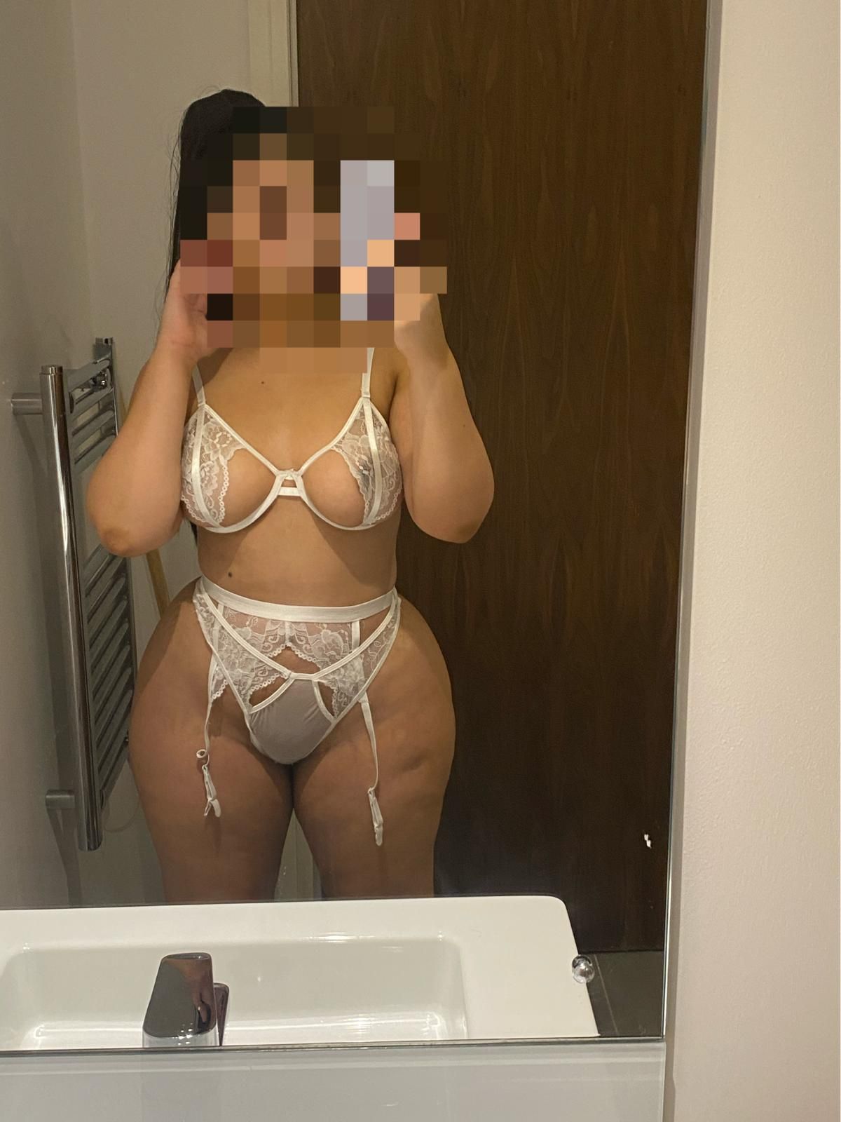 https://cdn.adultwork.com/gallery/G12/8760018.jpg