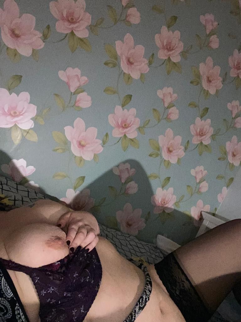 https://cdn.adultwork.com/gallery/G12/8761091.jpg