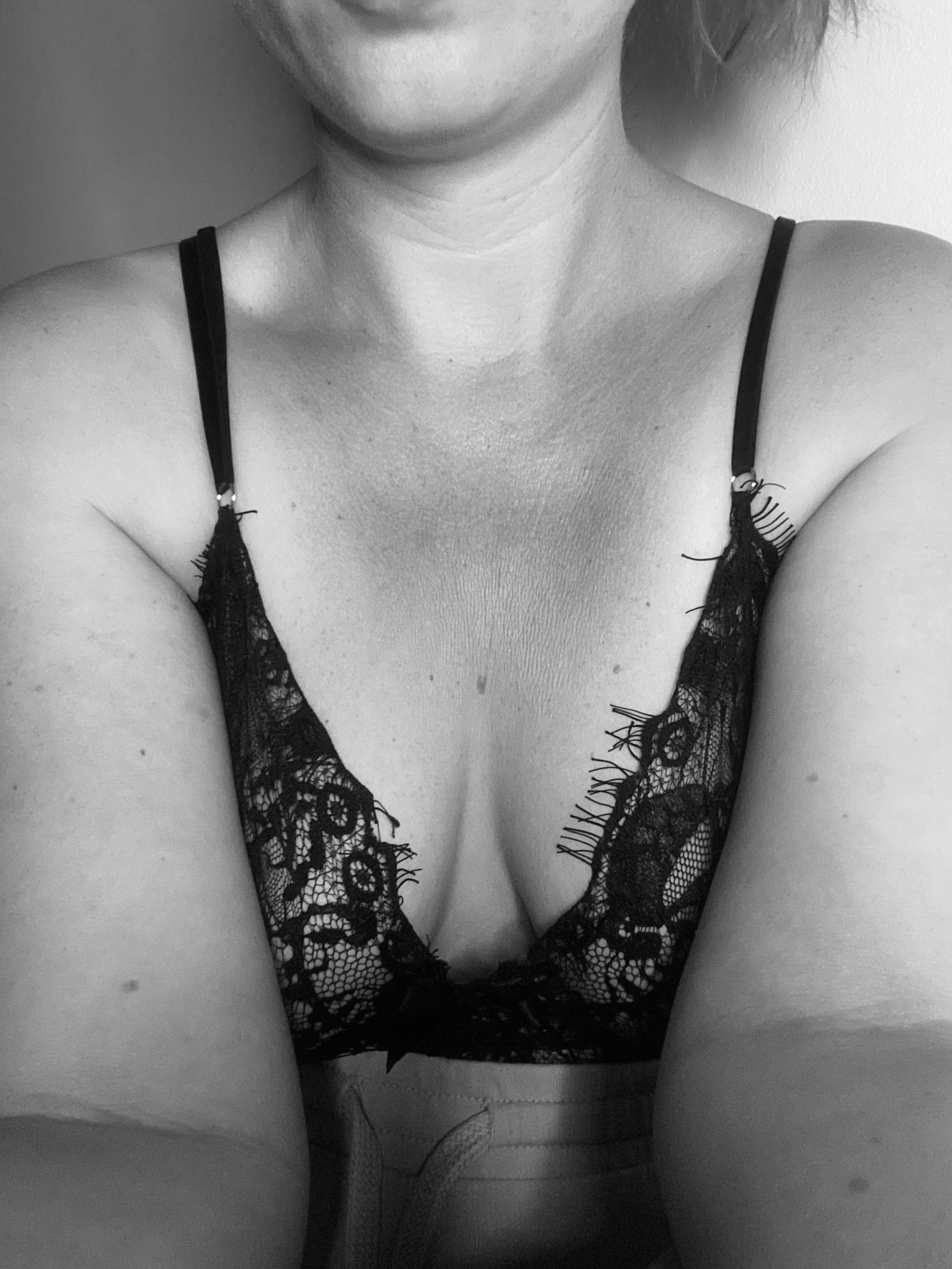 https://cdn.adultwork.com/gallery/G12/8761867.jpg