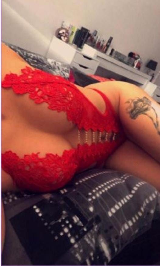 https://cdn.adultwork.com/gallery/G12/8763795.jpg