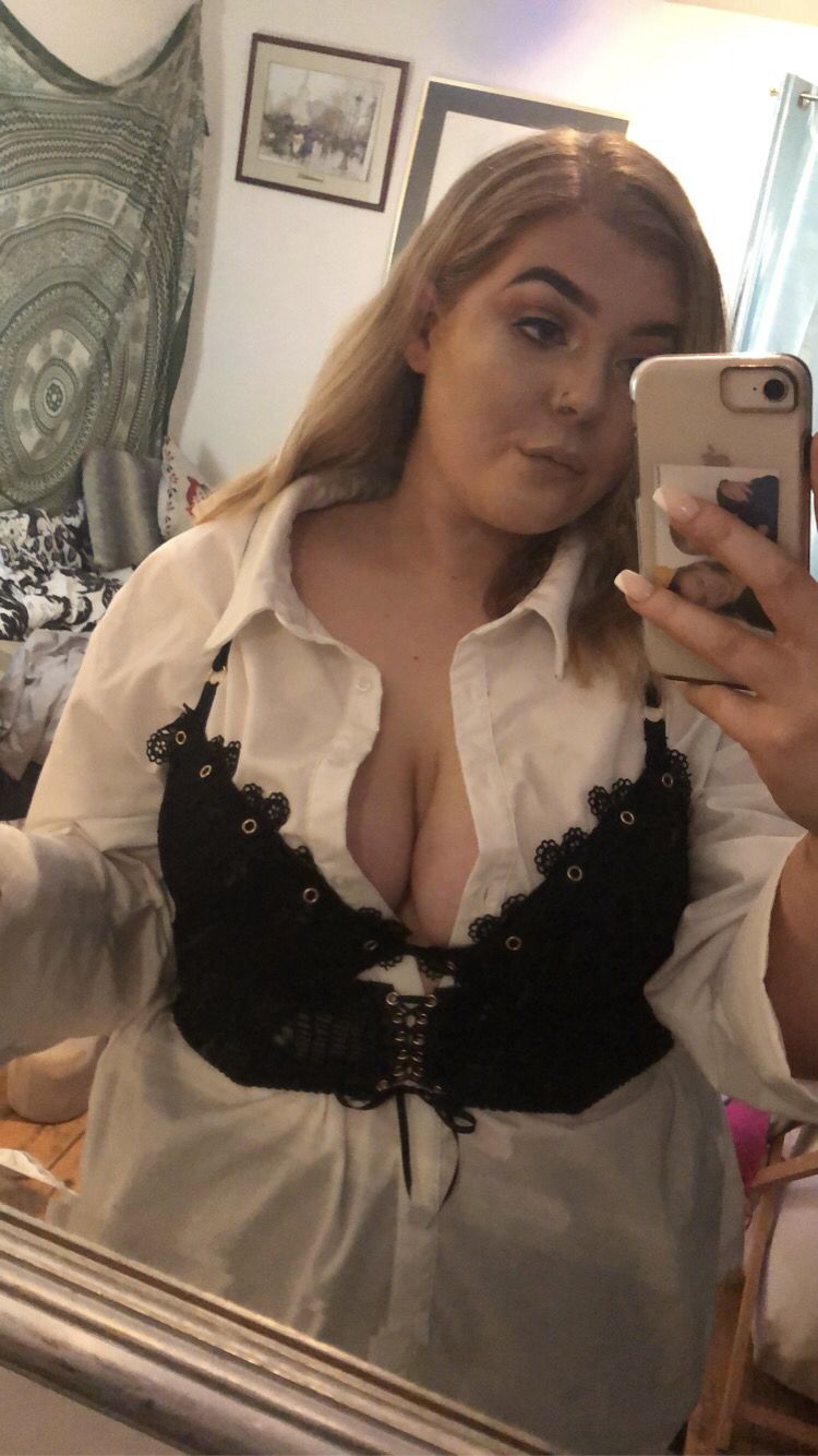 https://cdn.adultwork.com/gallery/G12/8768171.jpg