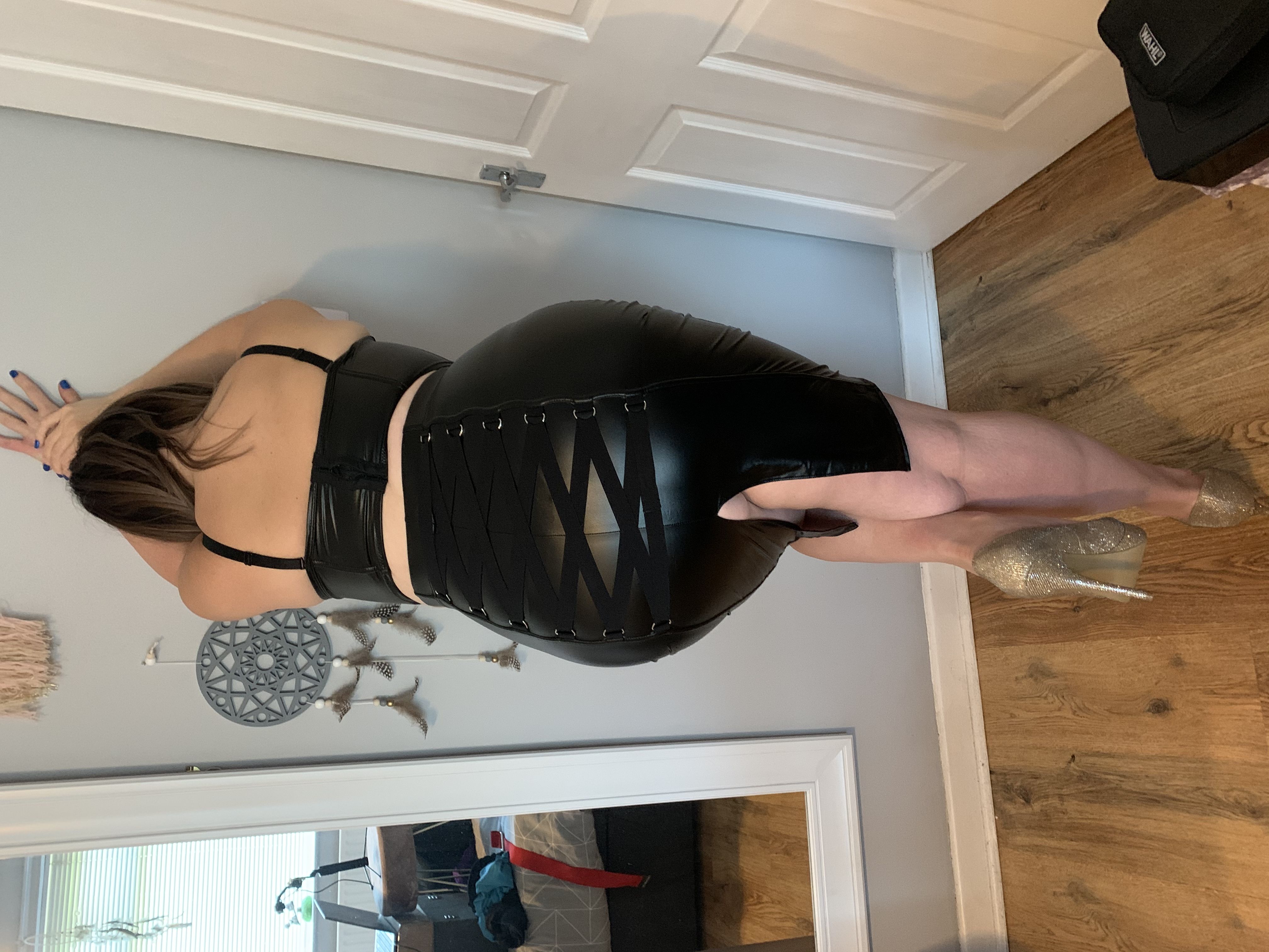 https://cdn.adultwork.com/gallery/G12/8768679.jpg