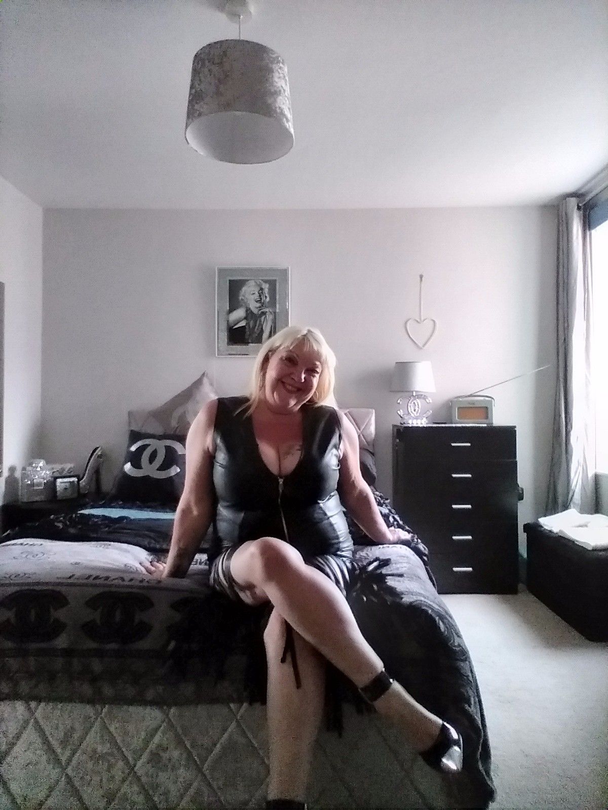 https://cdn.adultwork.com/gallery/G12/8769181.jpg