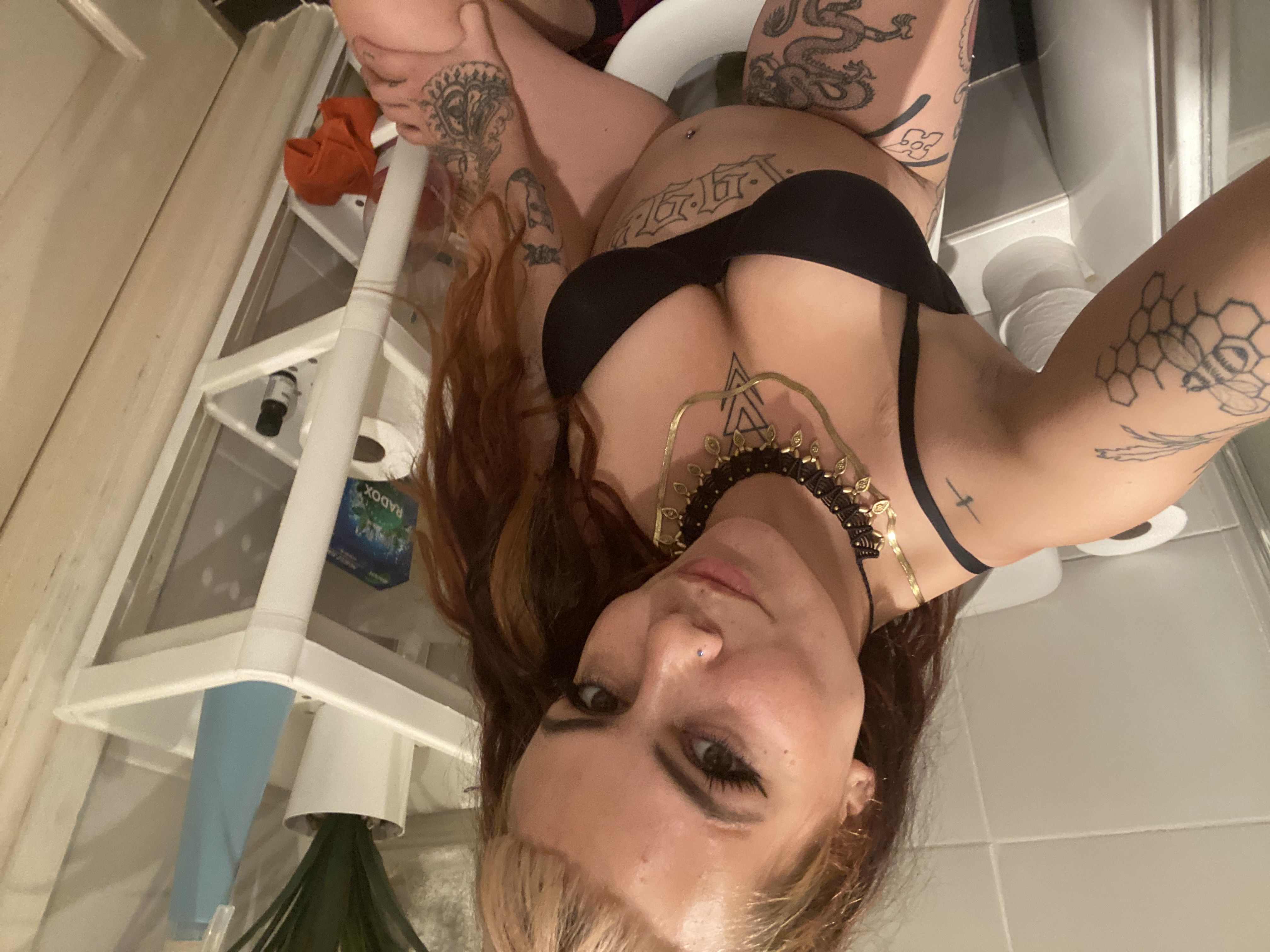 https://cdn.adultwork.com/gallery/G12/8774780.jpg