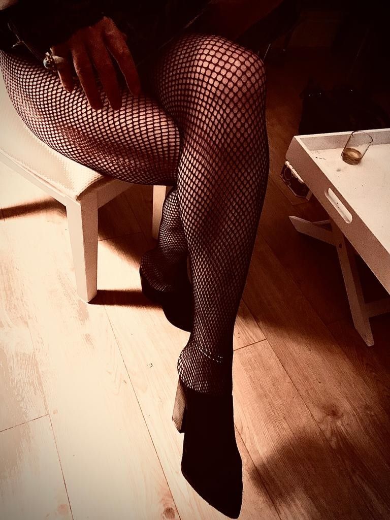 https://cdn.adultwork.com/gallery/G12/8777026.jpg