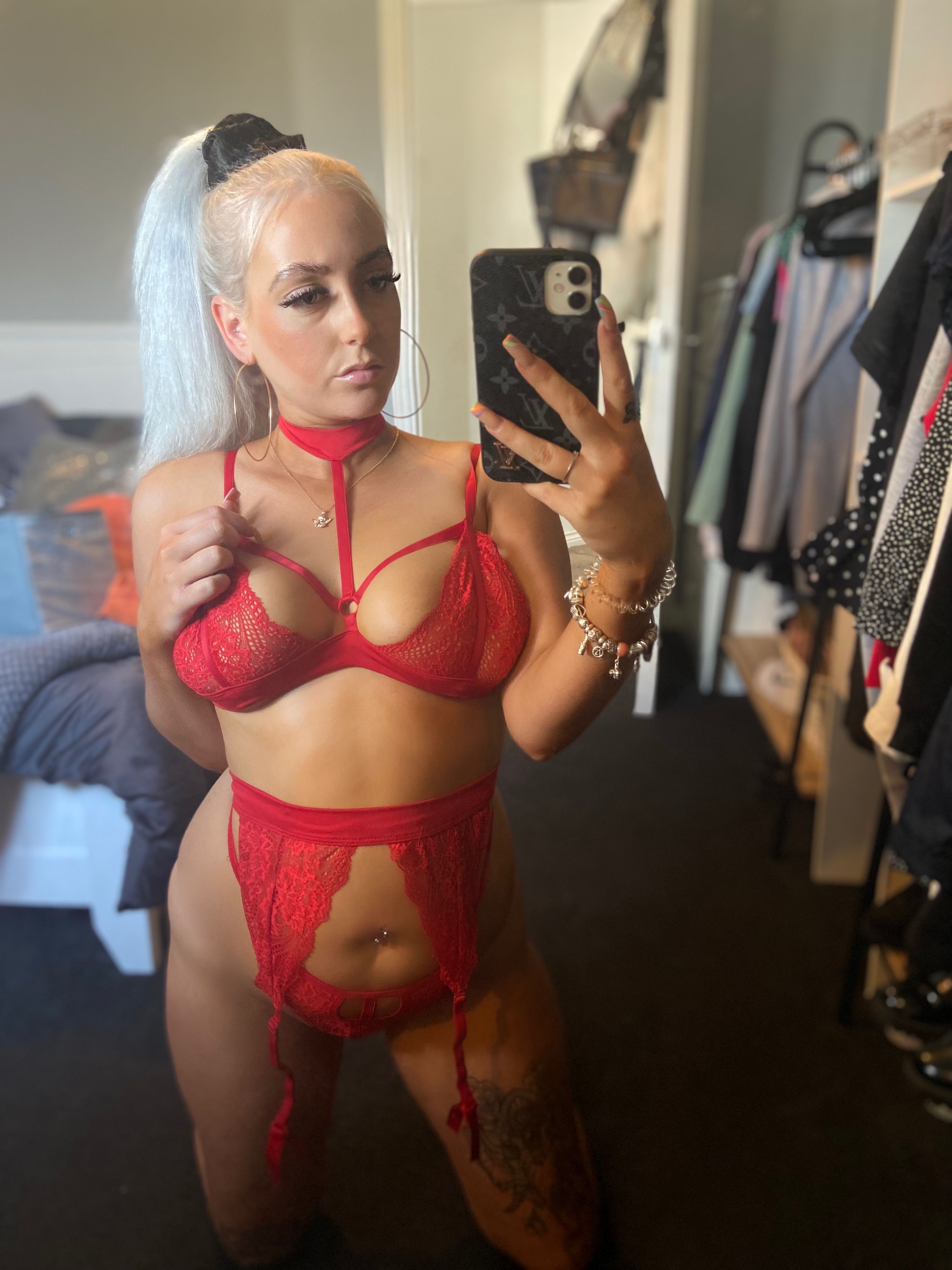 https://cdn.adultwork.com/gallery/G12/8777907.jpg