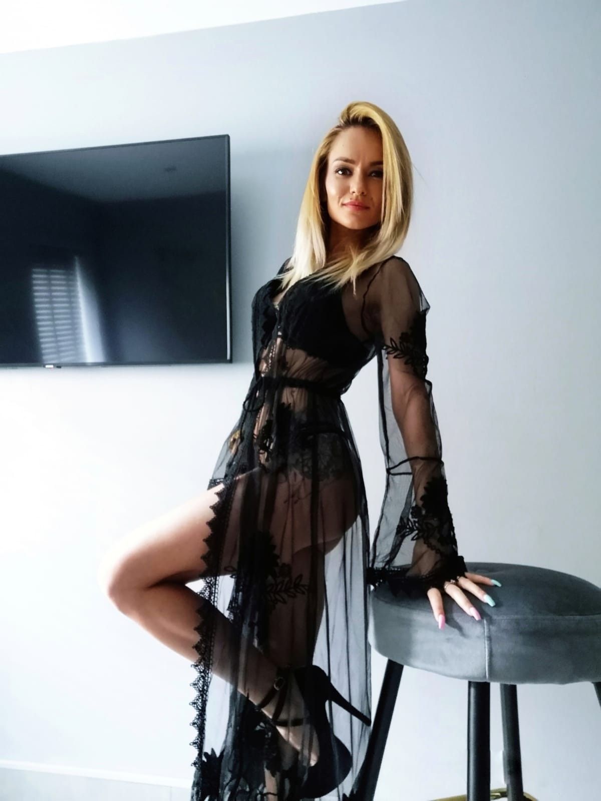 https://cdn.adultwork.com/gallery/G12/8778481.jpg