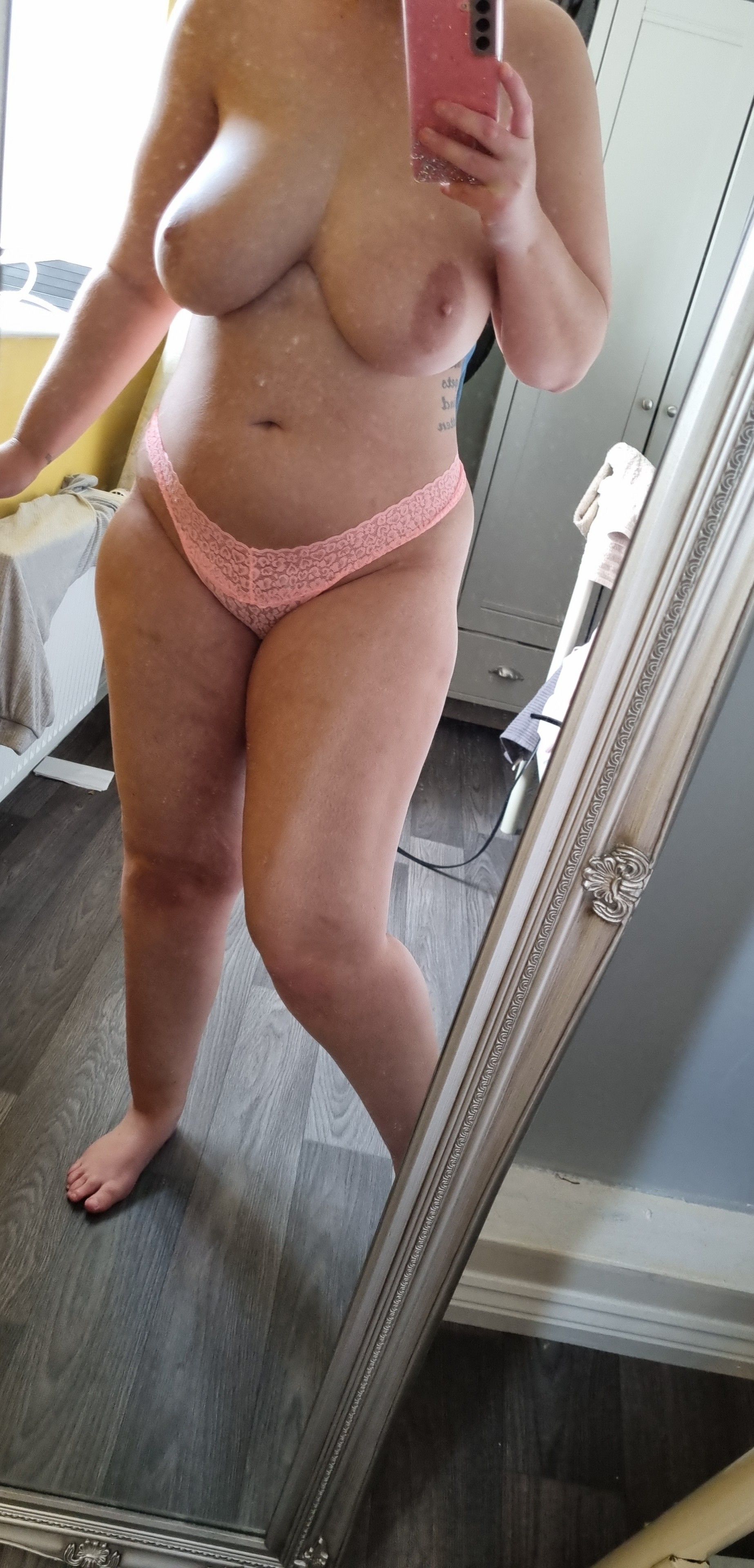 https://cdn.adultwork.com/gallery/G12/8781613.jpg