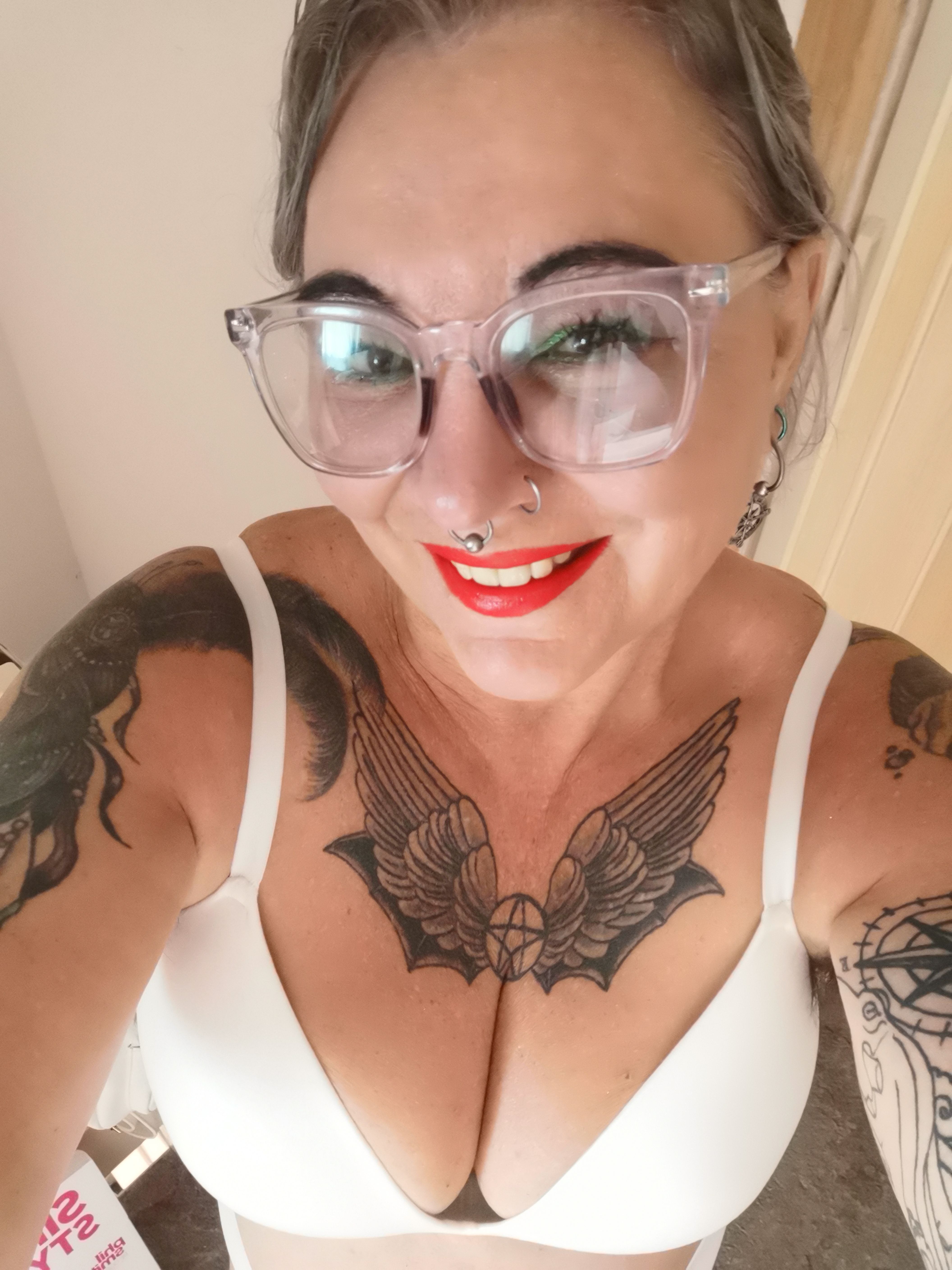 https://cdn.adultwork.com/gallery/G12/8781968.jpg