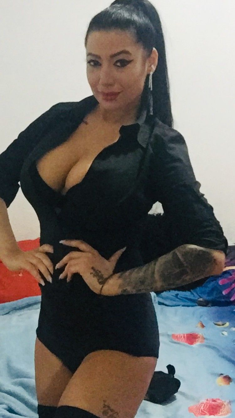 https://cdn.adultwork.com/gallery/G12/8783198.jpg