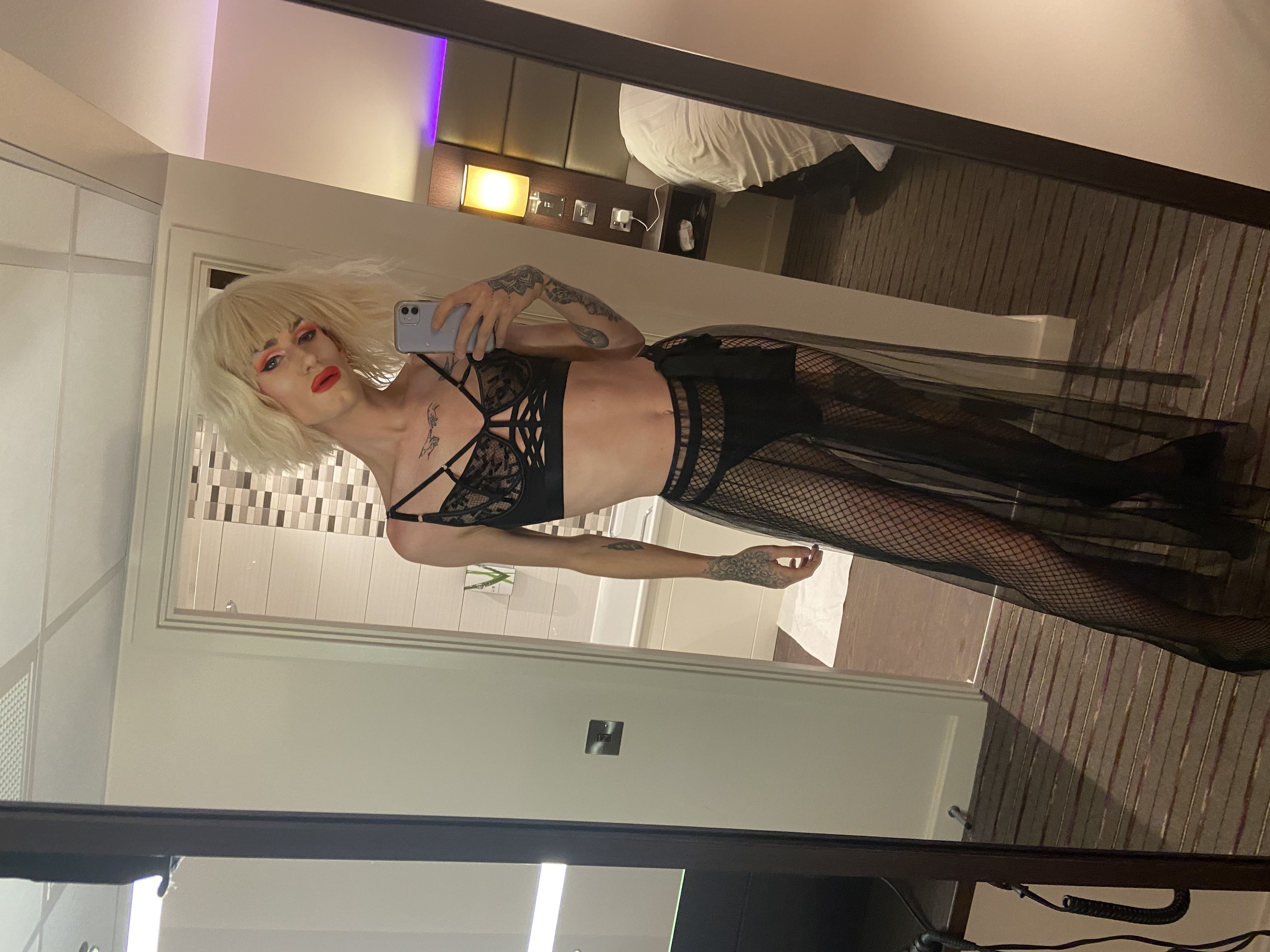 https://cdn.adultwork.com/gallery/G12/8784043.jpg