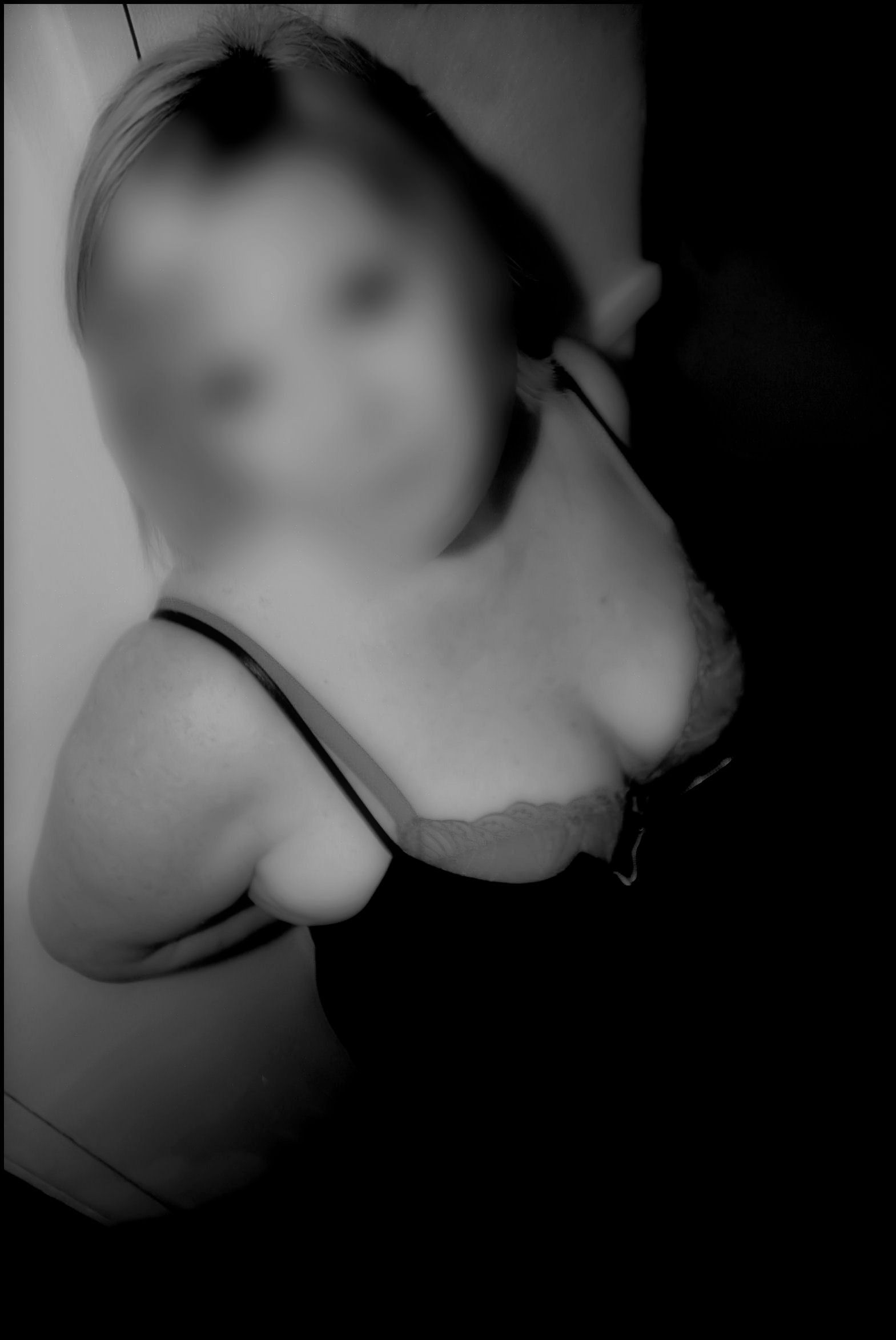 https://cdn.adultwork.com/gallery/G12/8784087.jpg