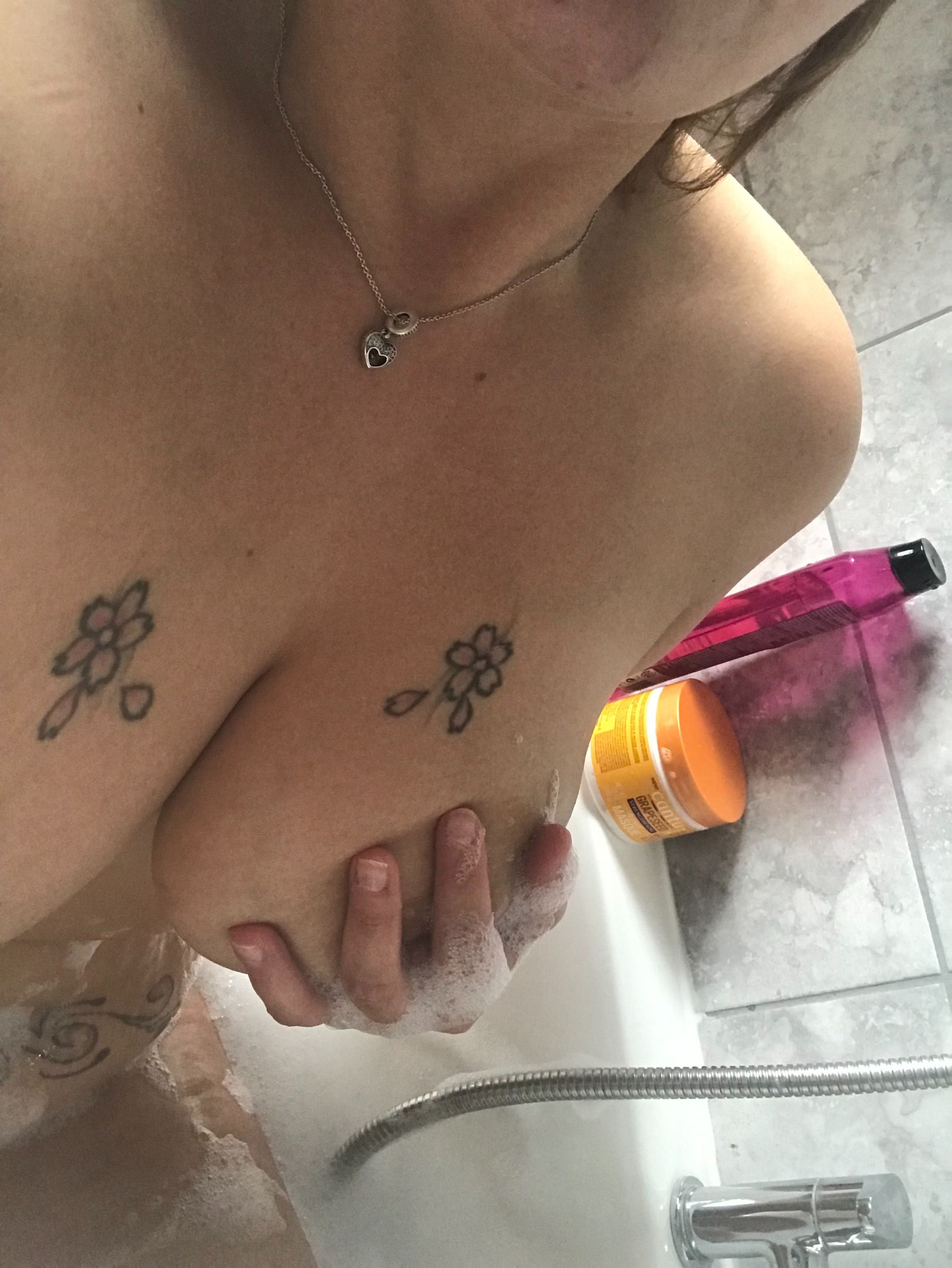 https://cdn.adultwork.com/gallery/G12/8785099.jpg