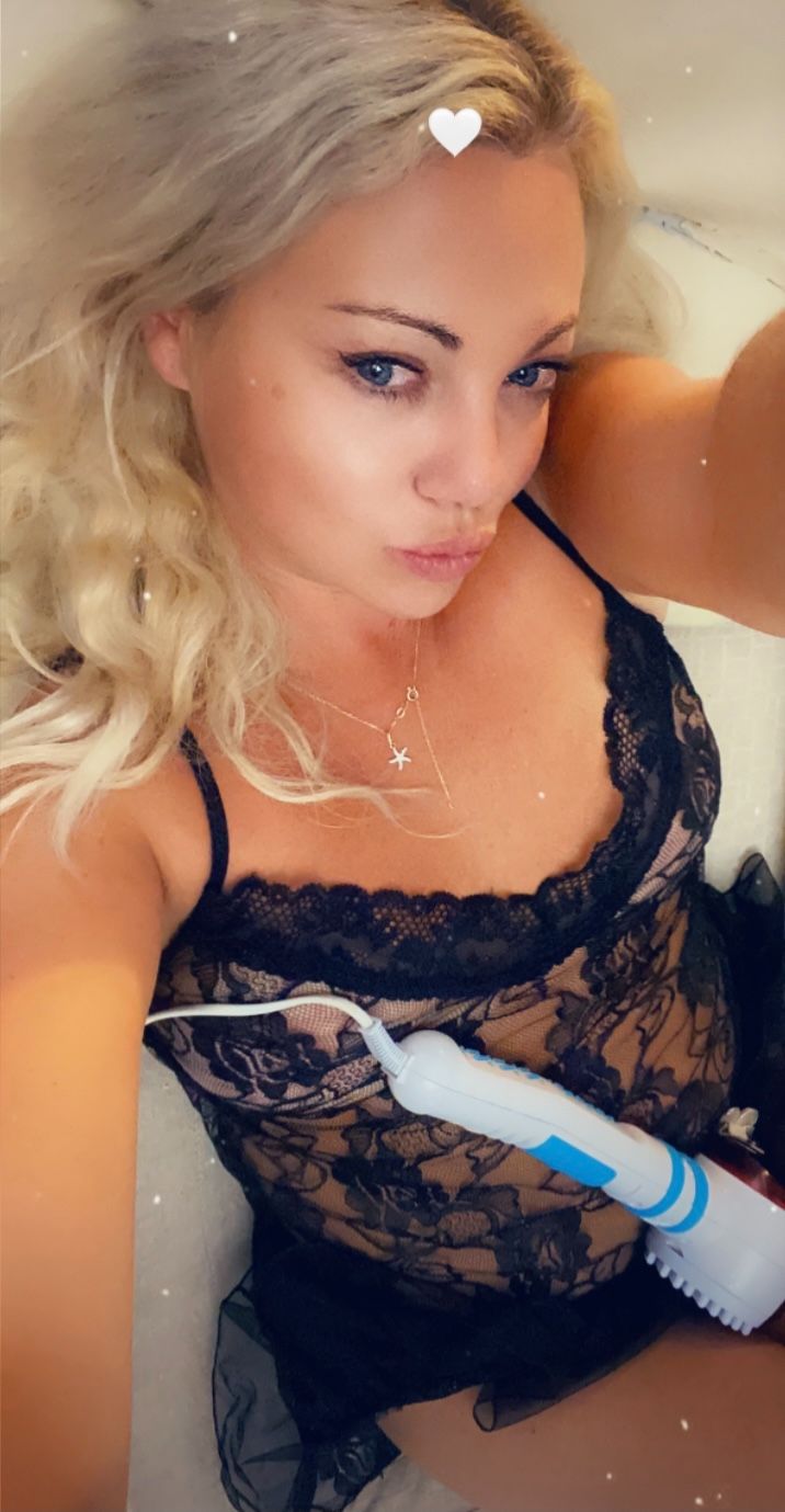 https://cdn.adultwork.com/gallery/G12/8785652.jpg