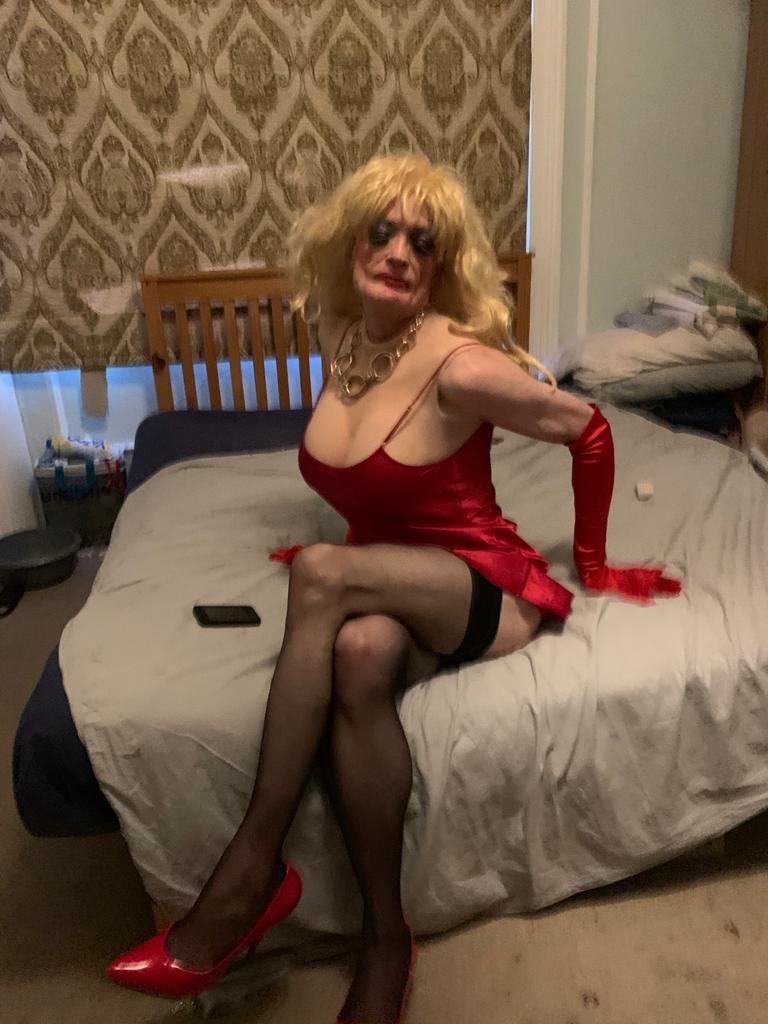 https://cdn.adultwork.com/gallery/G12/8788155.jpg