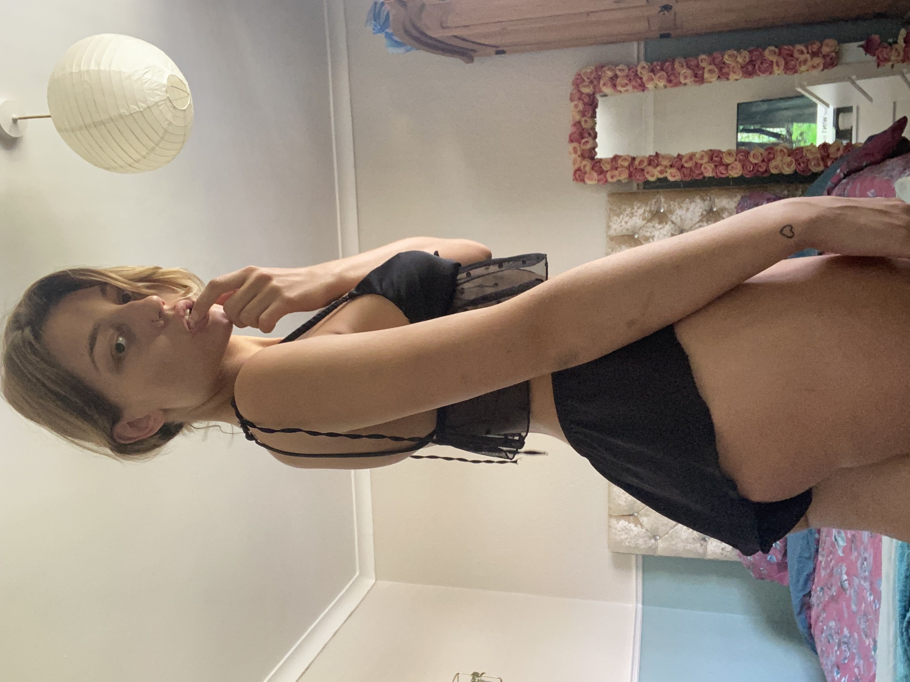 https://cdn.adultwork.com/gallery/G12/8788179.jpg