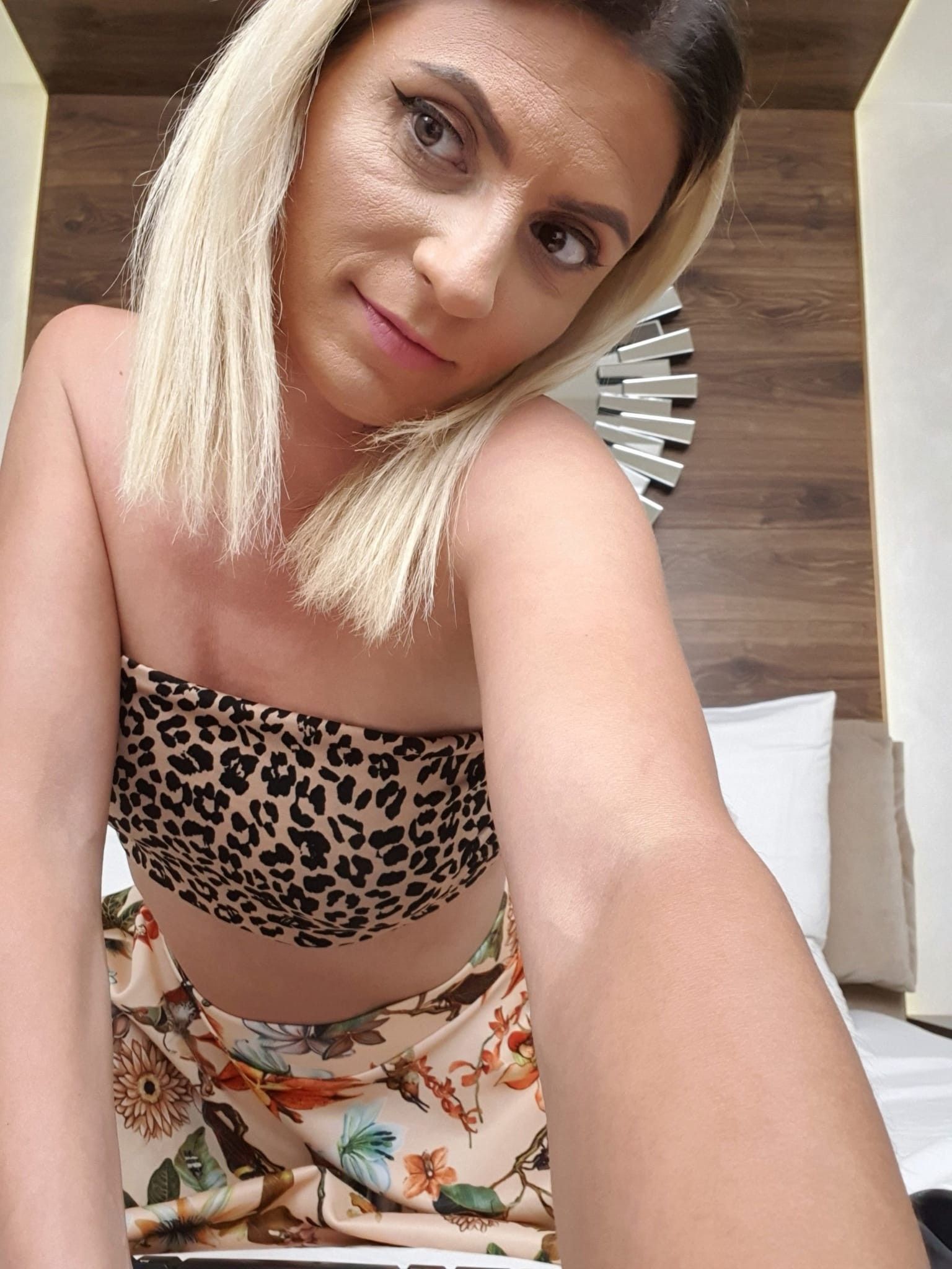 https://cdn.adultwork.com/gallery/G12/8789105.jpg