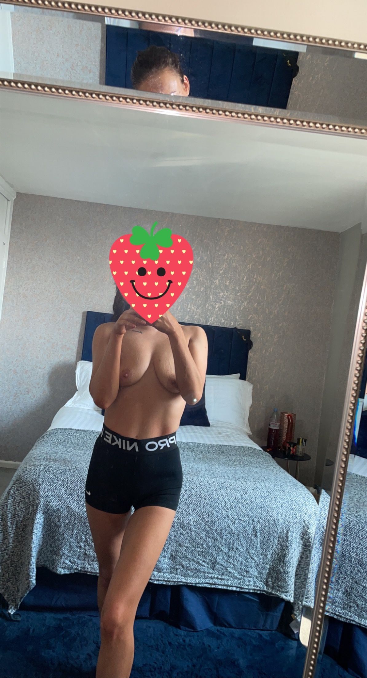 https://cdn.adultwork.com/gallery/G12/8790149.jpg