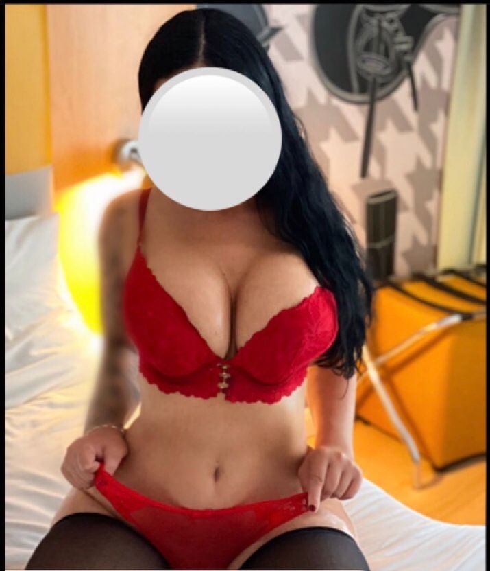 https://cdn.adultwork.com/gallery/G12/8791212.jpg