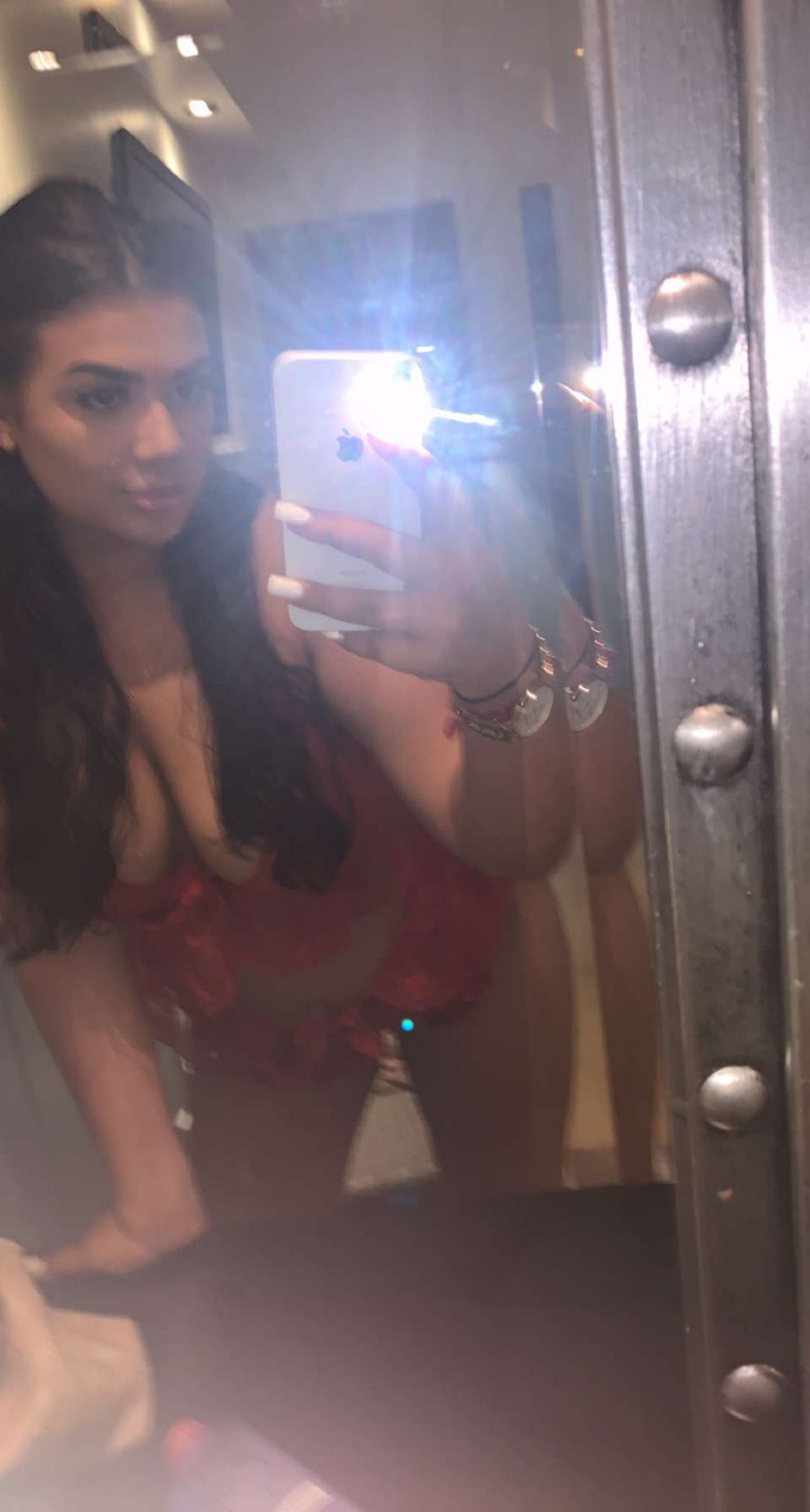 https://cdn.adultwork.com/gallery/G12/8792253.jpg