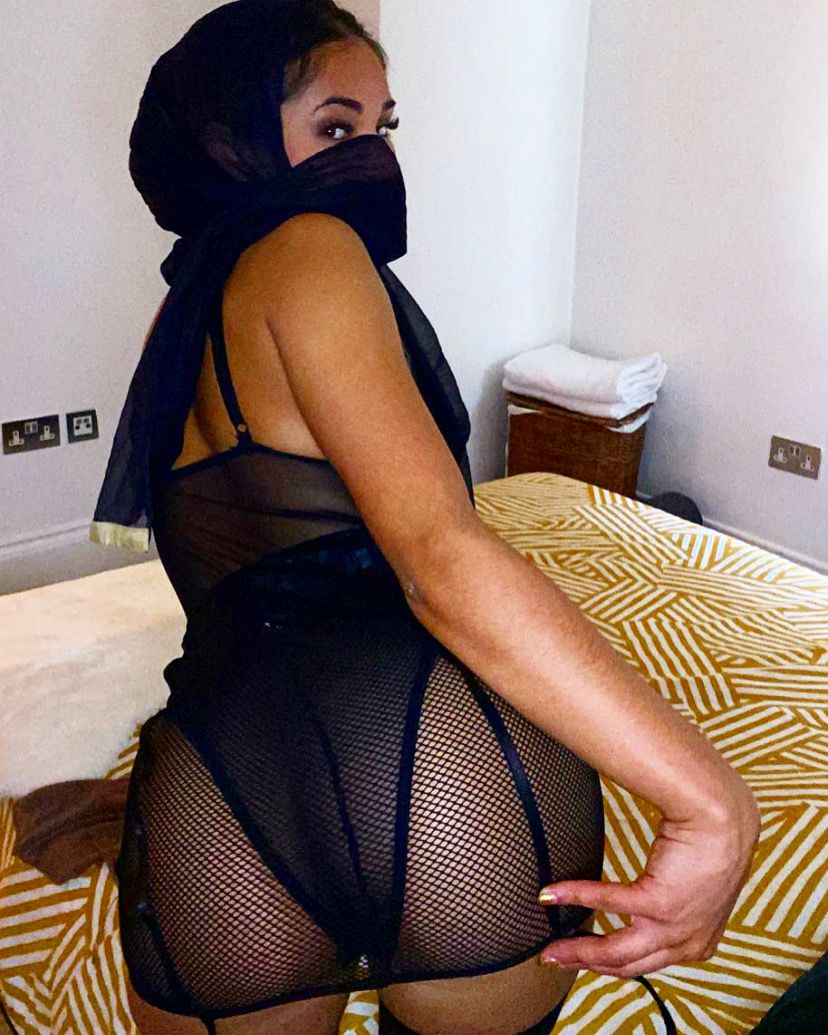 https://cdn.adultwork.com/gallery/G12/8792610.jpg