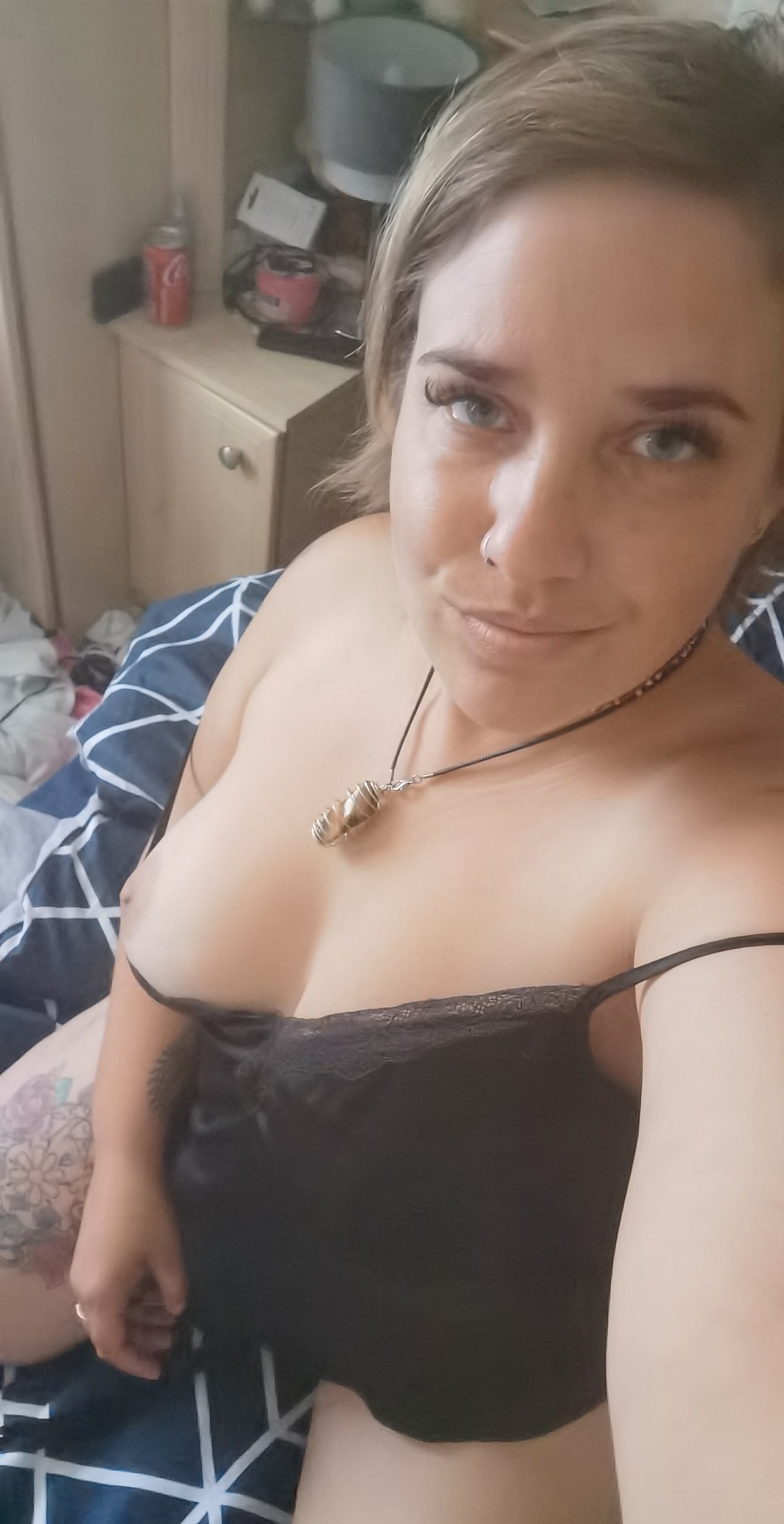 https://cdn.adultwork.com/gallery/G12/8792670.jpg