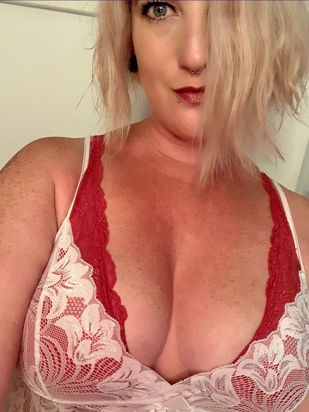 https://cdn.adultwork.com/gallery/G12/8793558.jpg