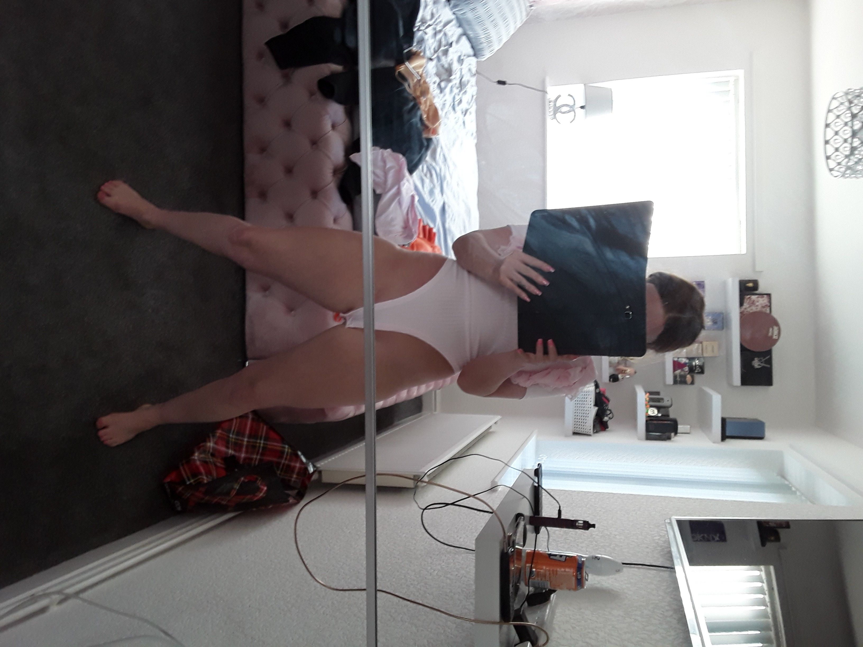 https://cdn.adultwork.com/gallery/G12/8794218.jpg